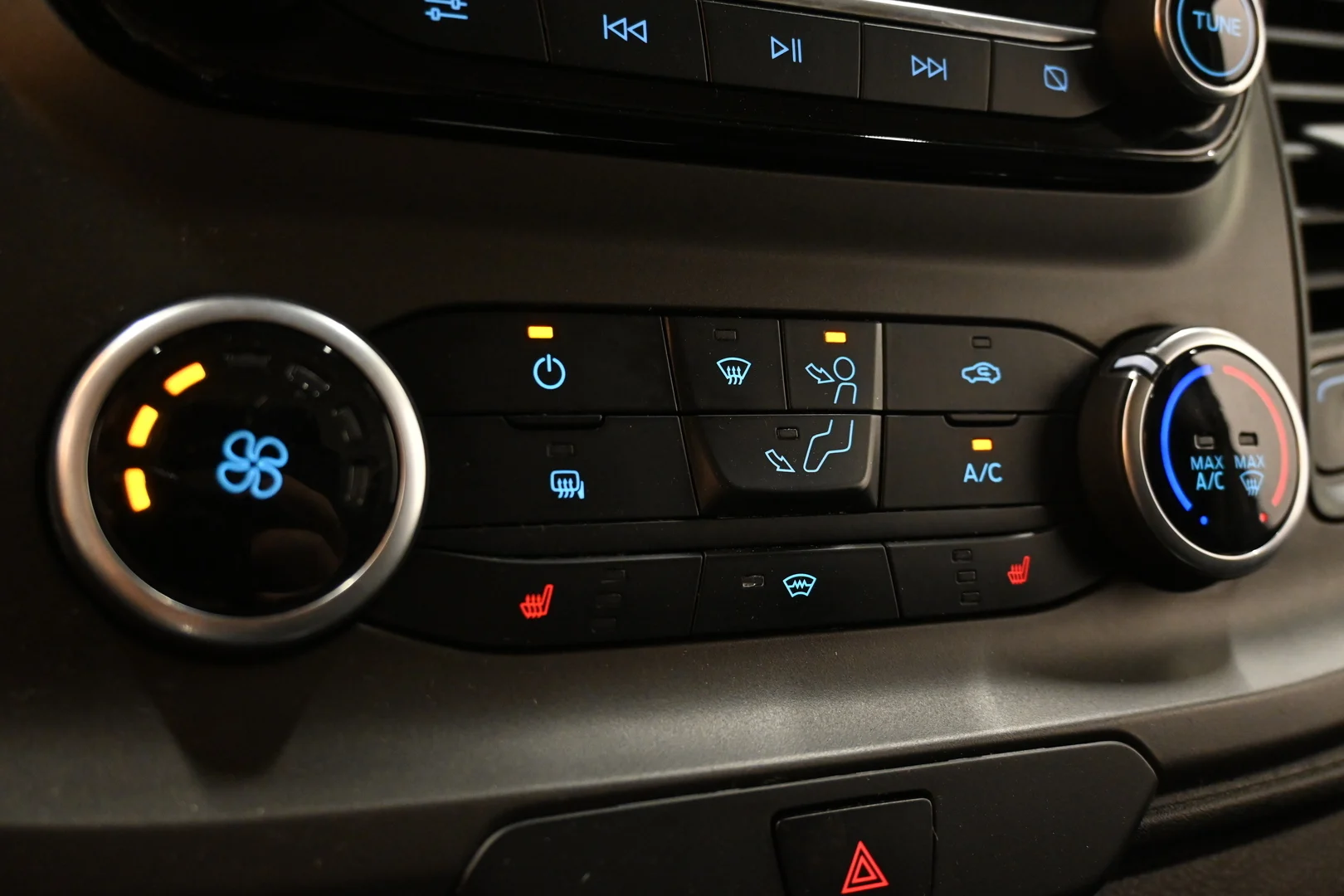 Car Image - 5mBzJqpH3dazu3QUeUdIdm