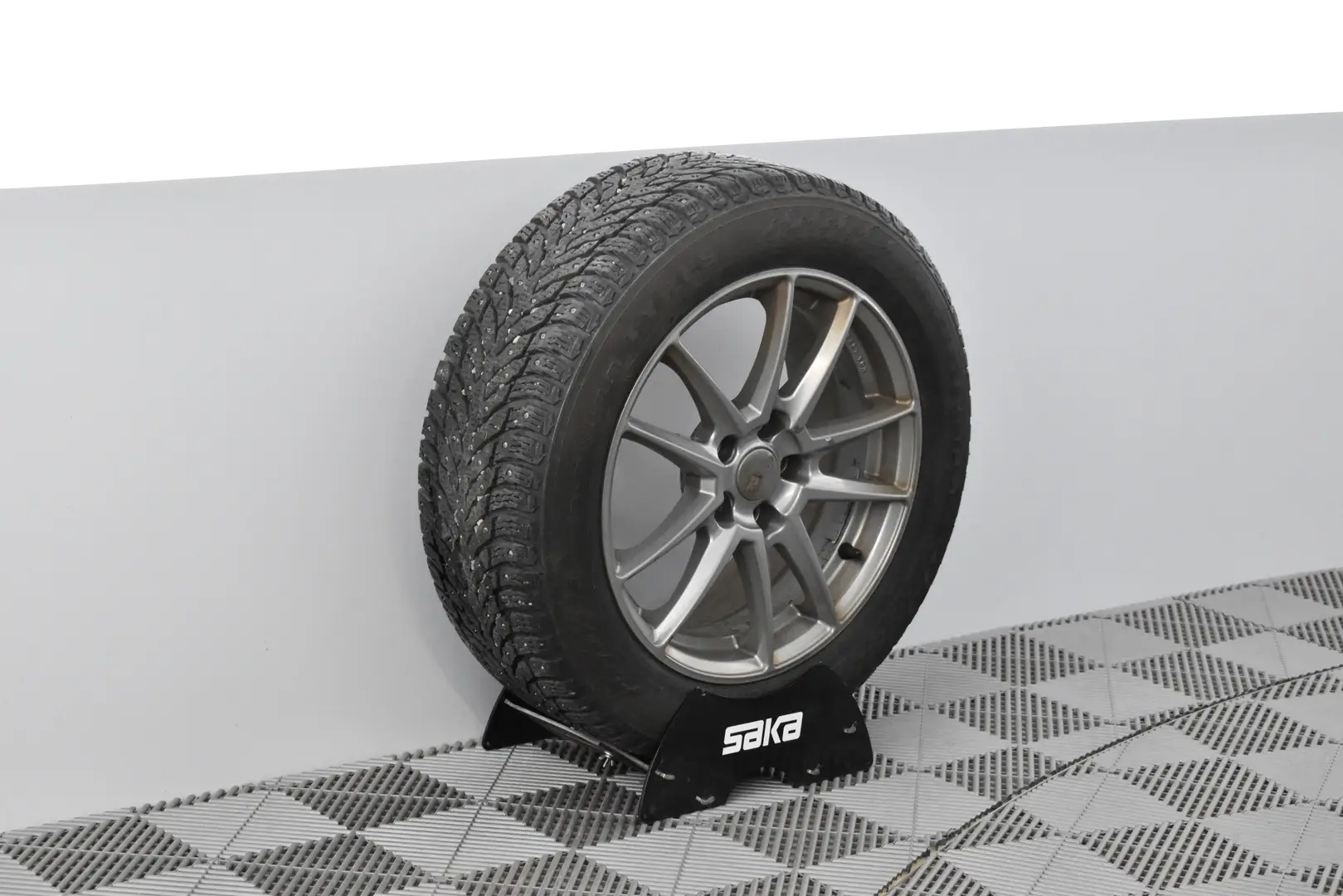 Car Image - 49Q7n0DGQaDk9OgkAkIR8x