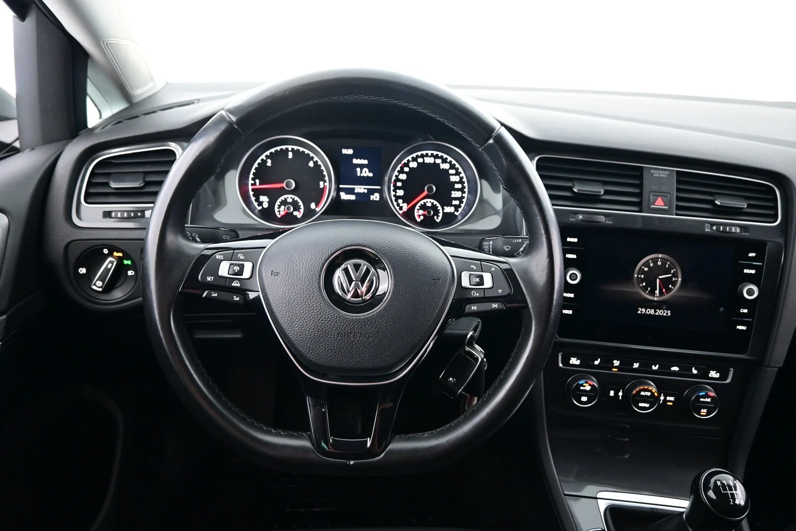 Car Image - 3zkl2YN49RloC7JpppZoIo