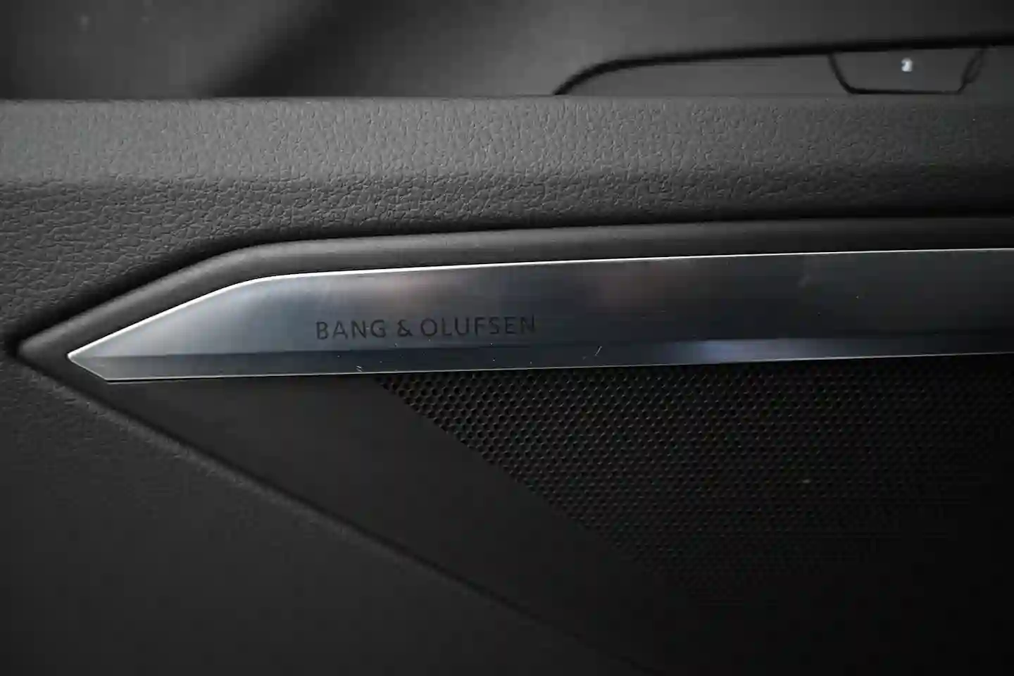 Car Image - 1GyNuTq3Dzl5utxZIqqOyl