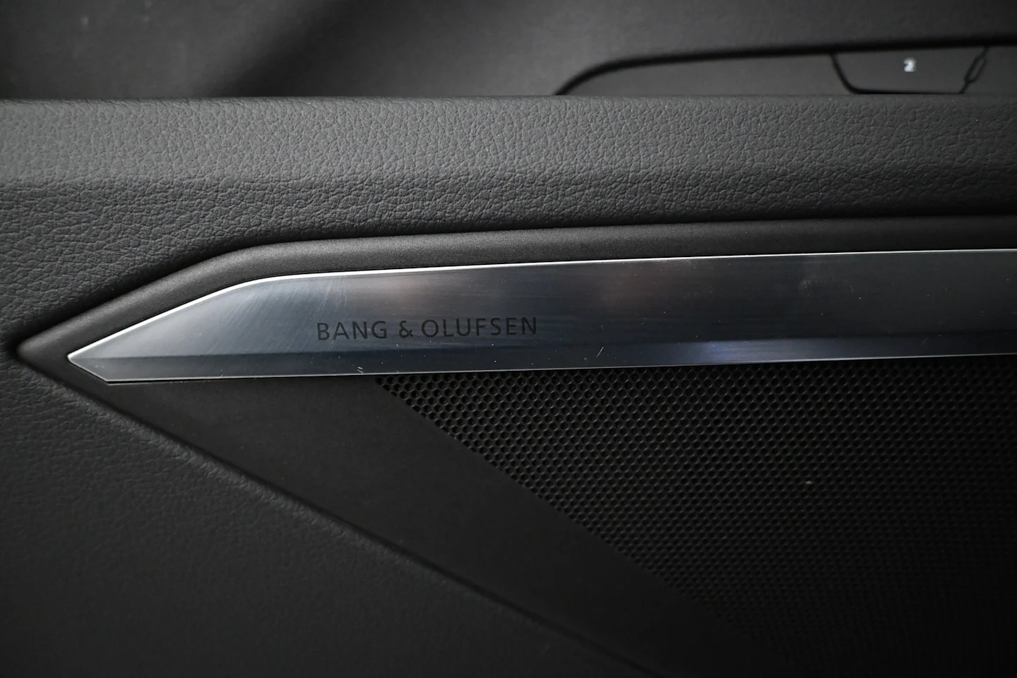 Car Image - 1GyNuTq3Dzl5utxZIqqOyl