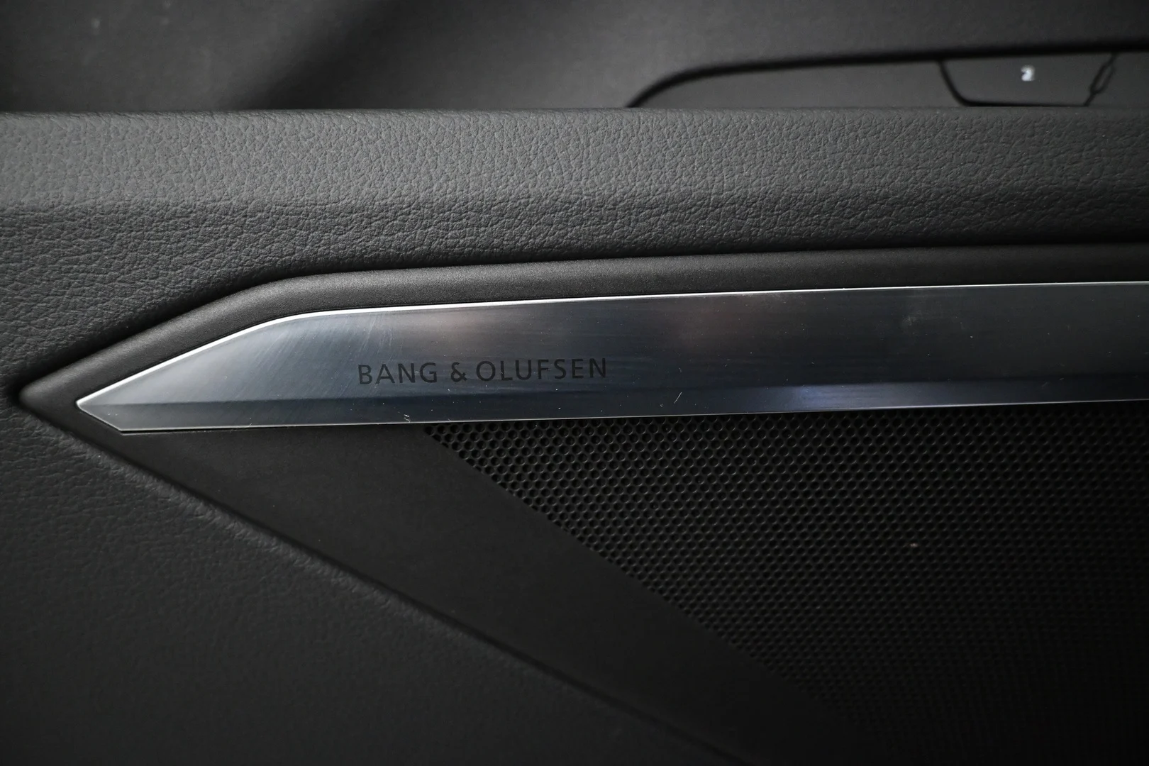 Car Image - 1GyNuTq3Dzl5utxZIqqOyl