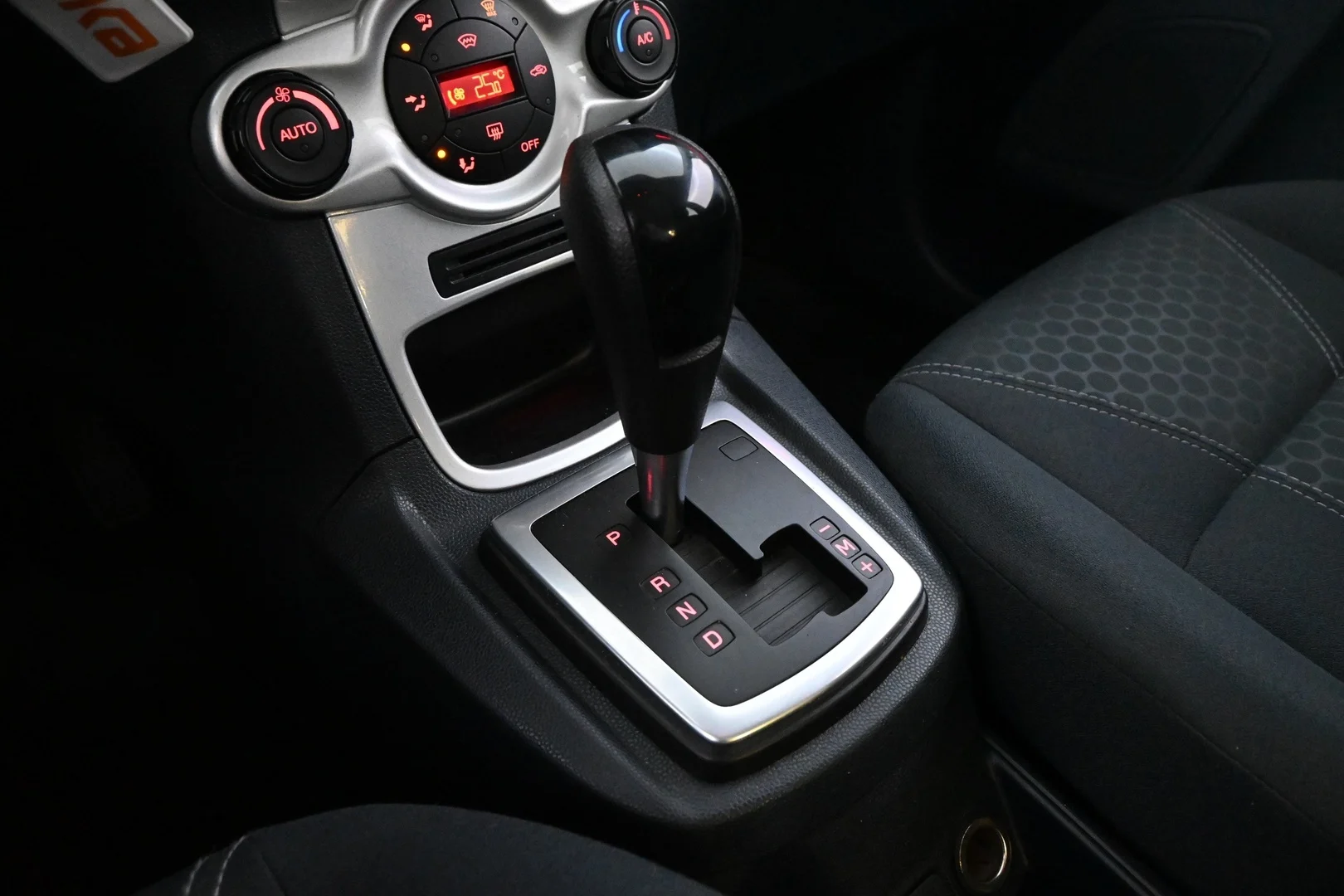 Car Image - 34AhybGq3pvPckBDtXsWIA