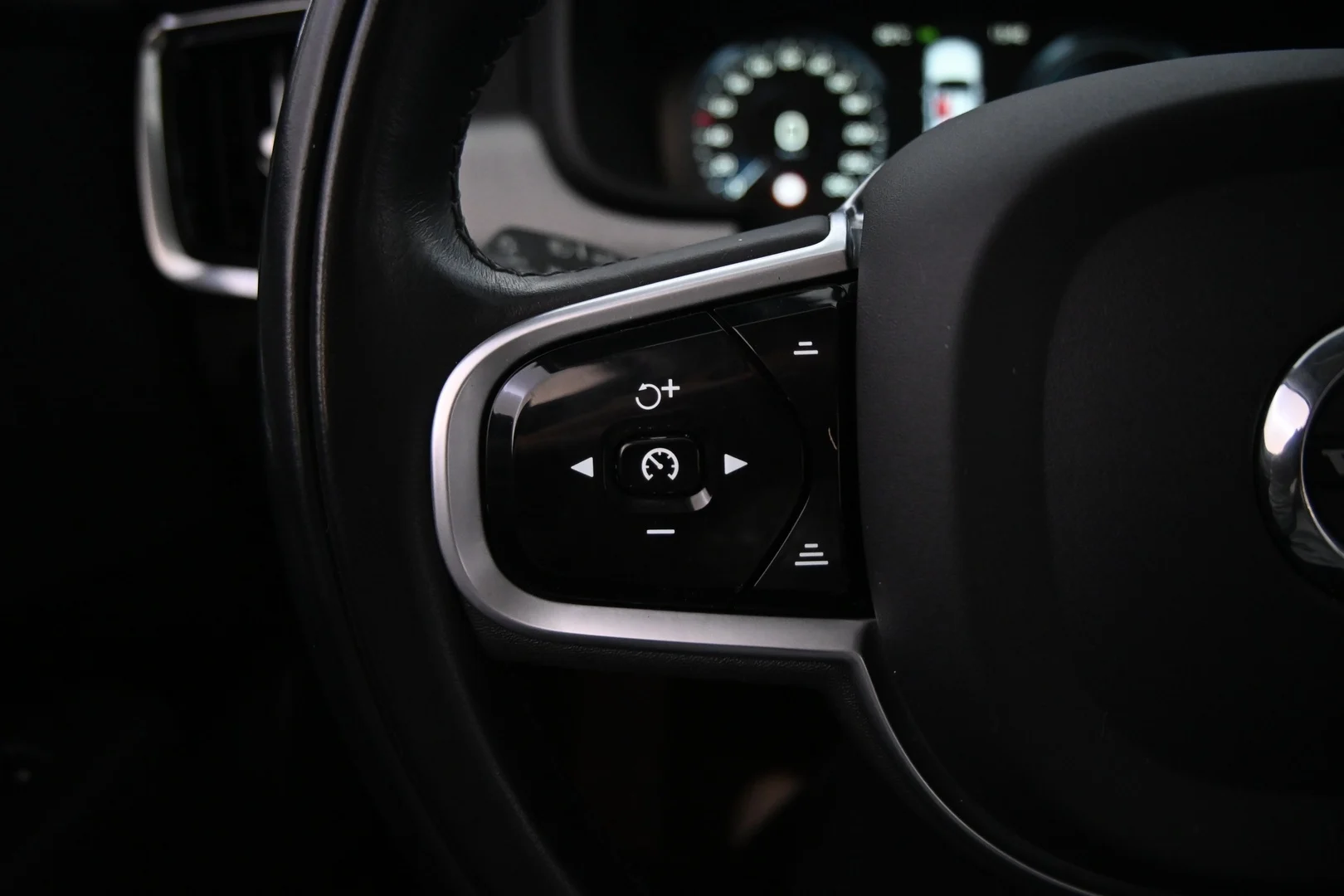 Car Image - 66vZjJI5RWrLHuVDZDsv9w