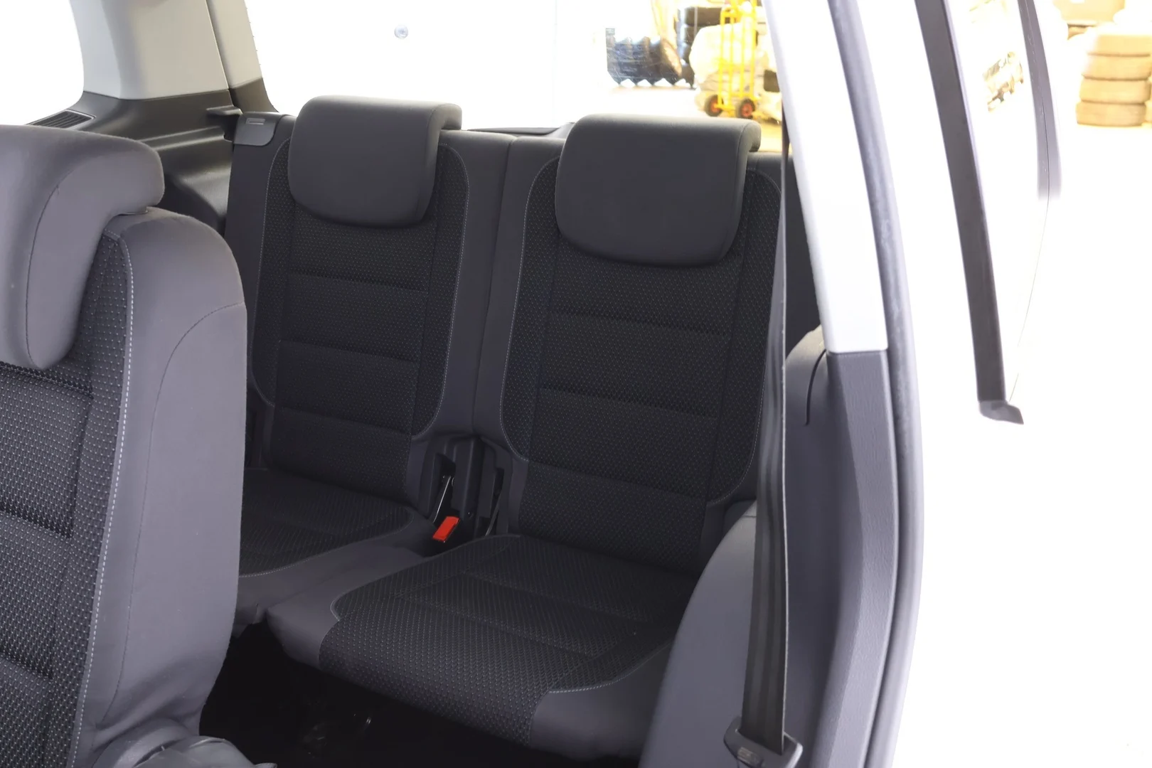Car Image - 3YlSe9p0WhfnID9xOtrhyj