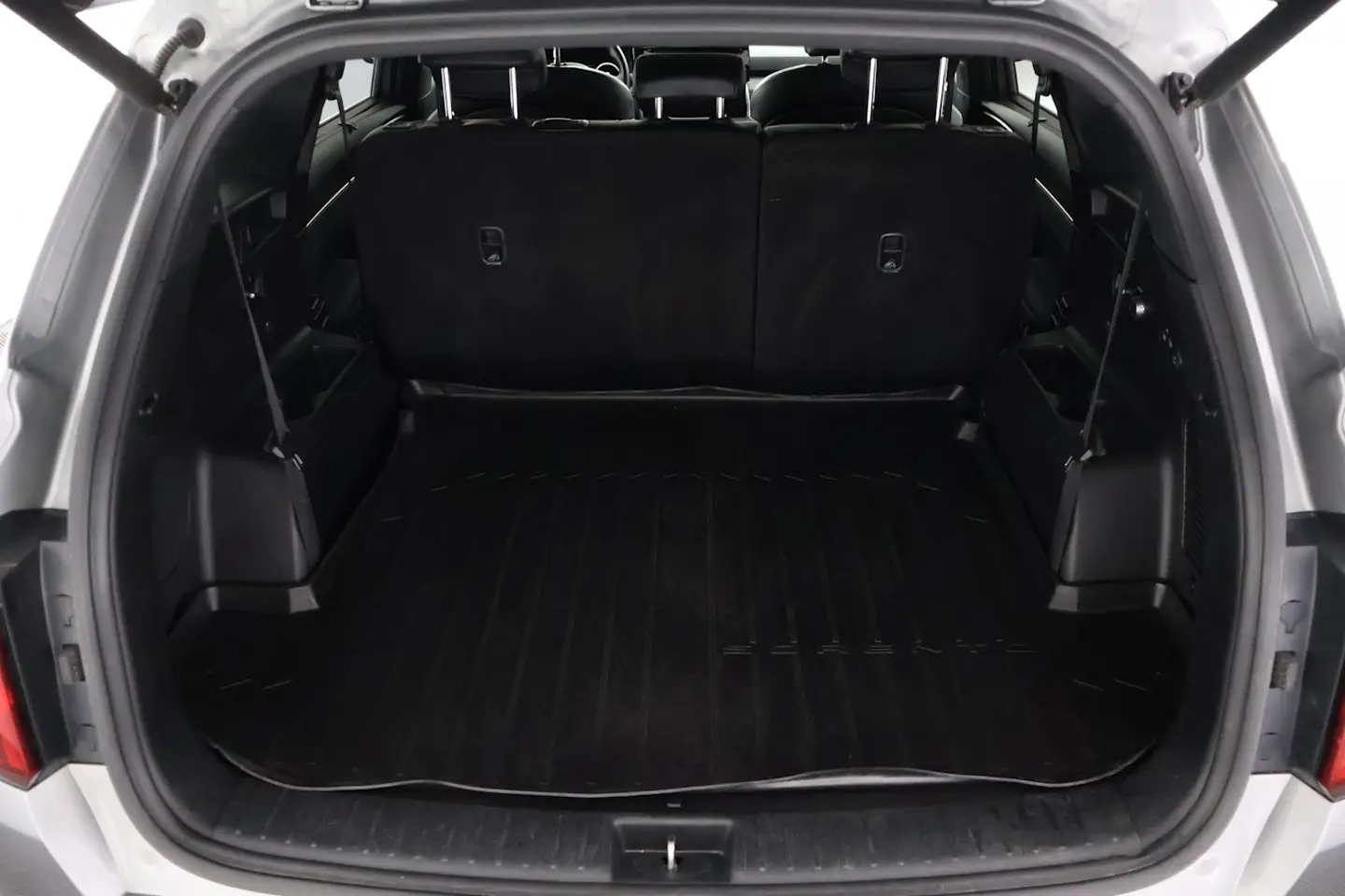 Car Image - 7Dze9KRILIiw5D6KtcMemQ