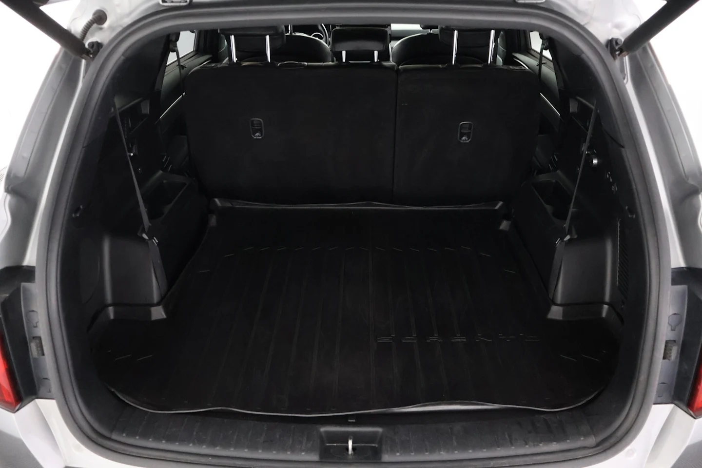 Car Image - 7Dze9KRILIiw5D6KtcMemQ