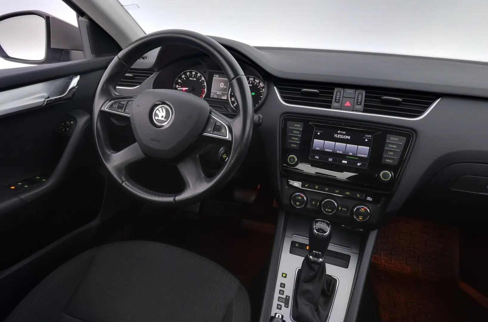 Car Image - 6onBqsp9EOSl7HUlkKAMA6