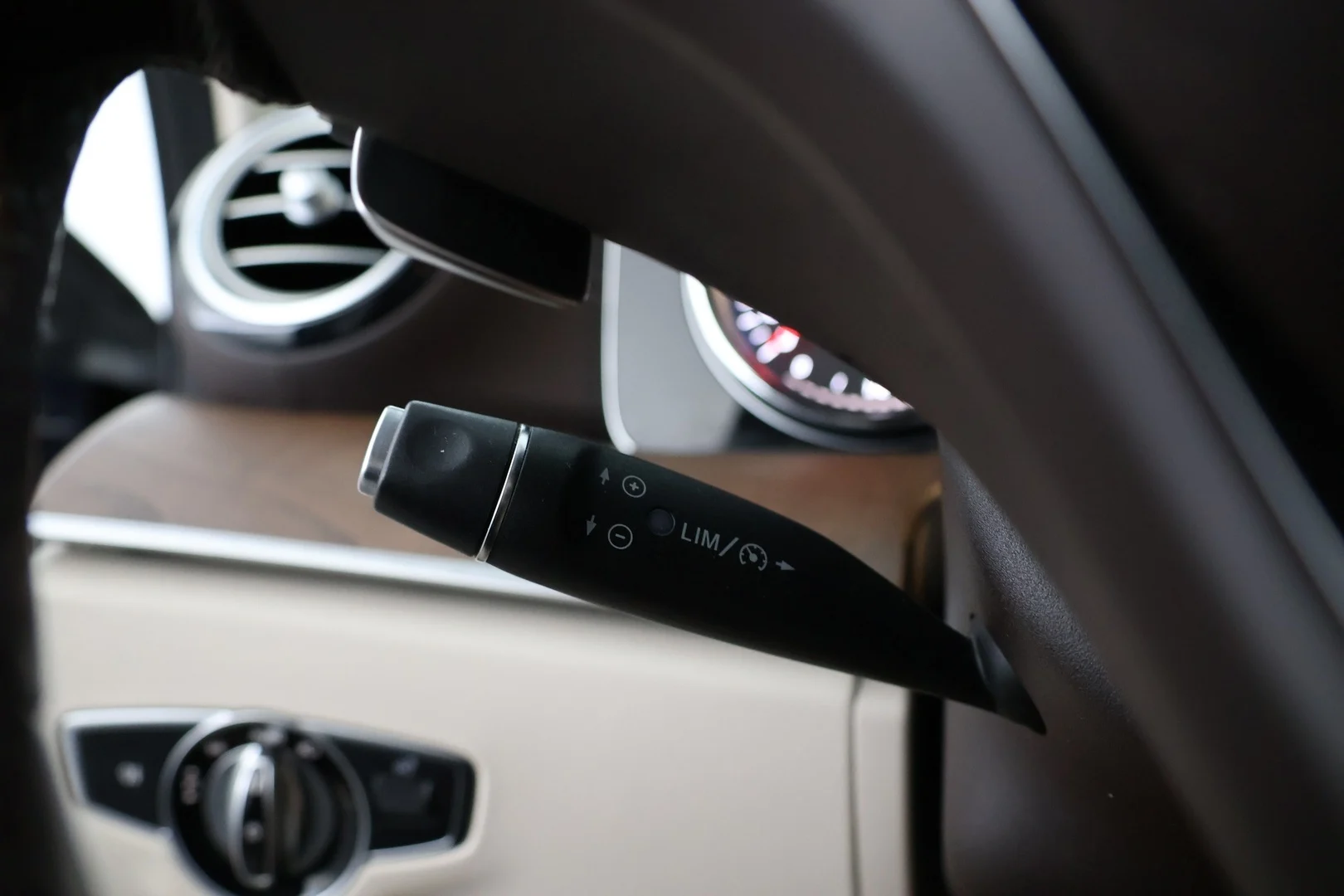 Car Image - 2EZLbPAR46SXHDPjumRqME