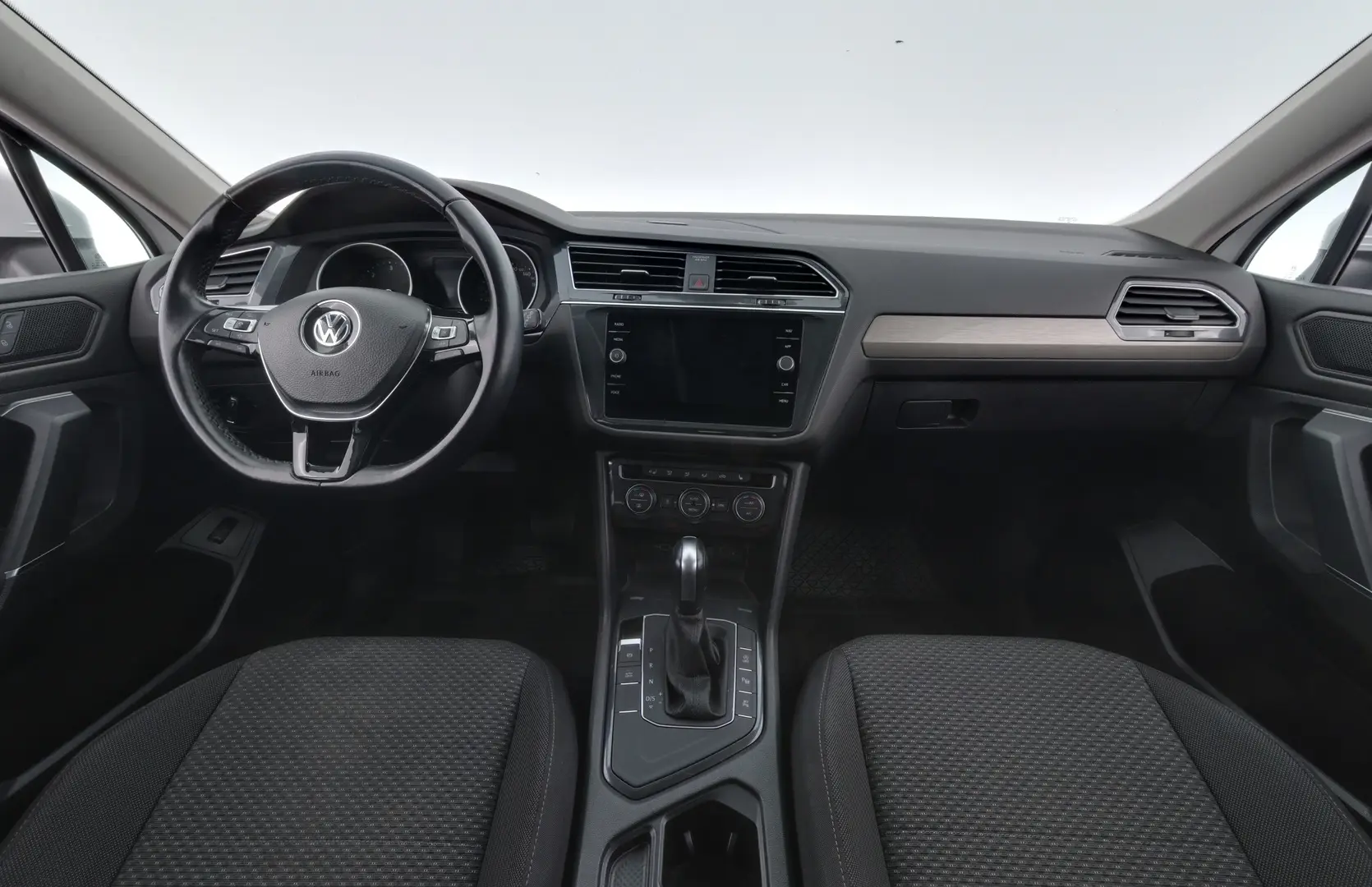 Car Image - 2Lo66UZKFpDlumonoHXi0G