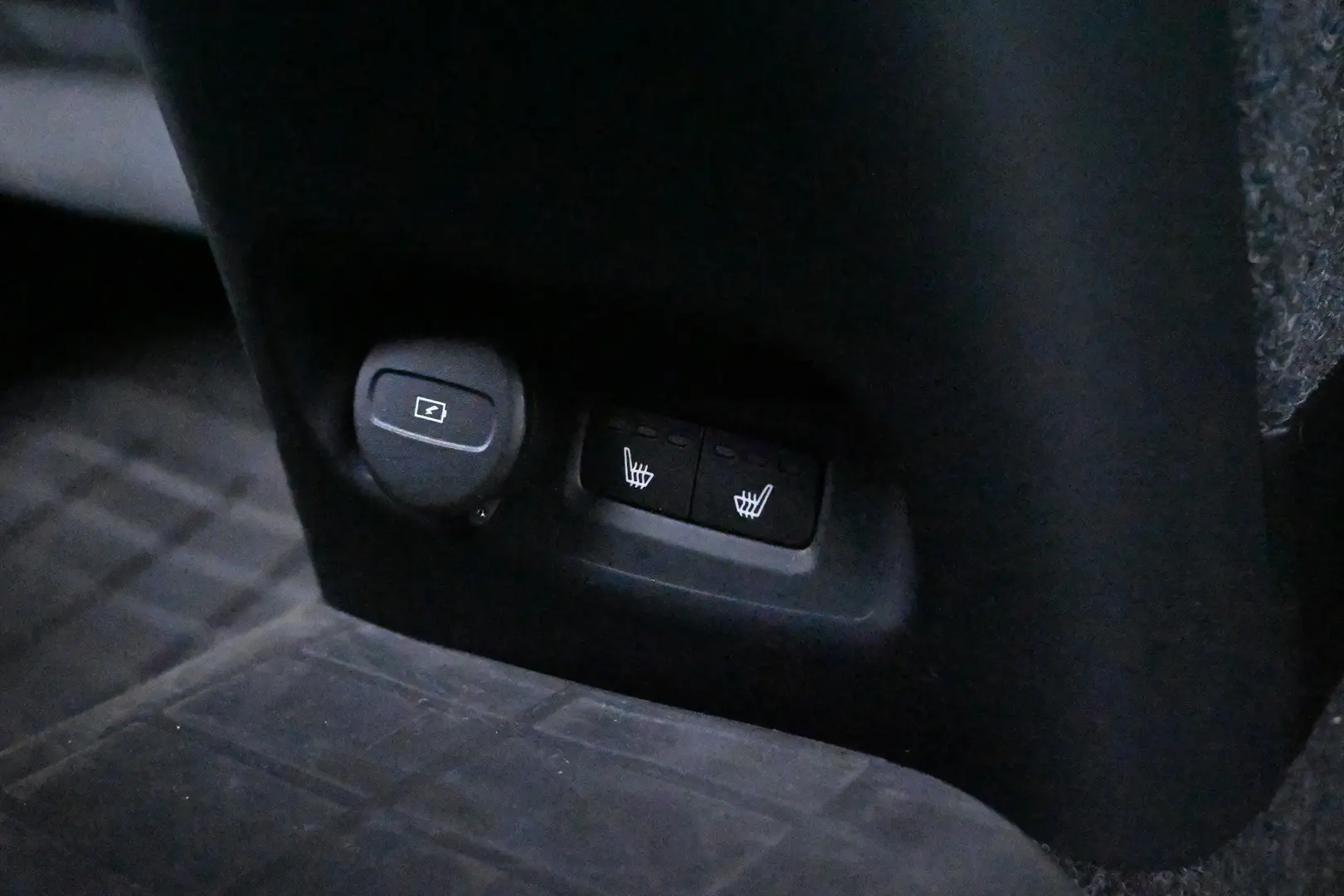 Car Image - 7bbmVcsAXYnaMfH9sCVwgH
