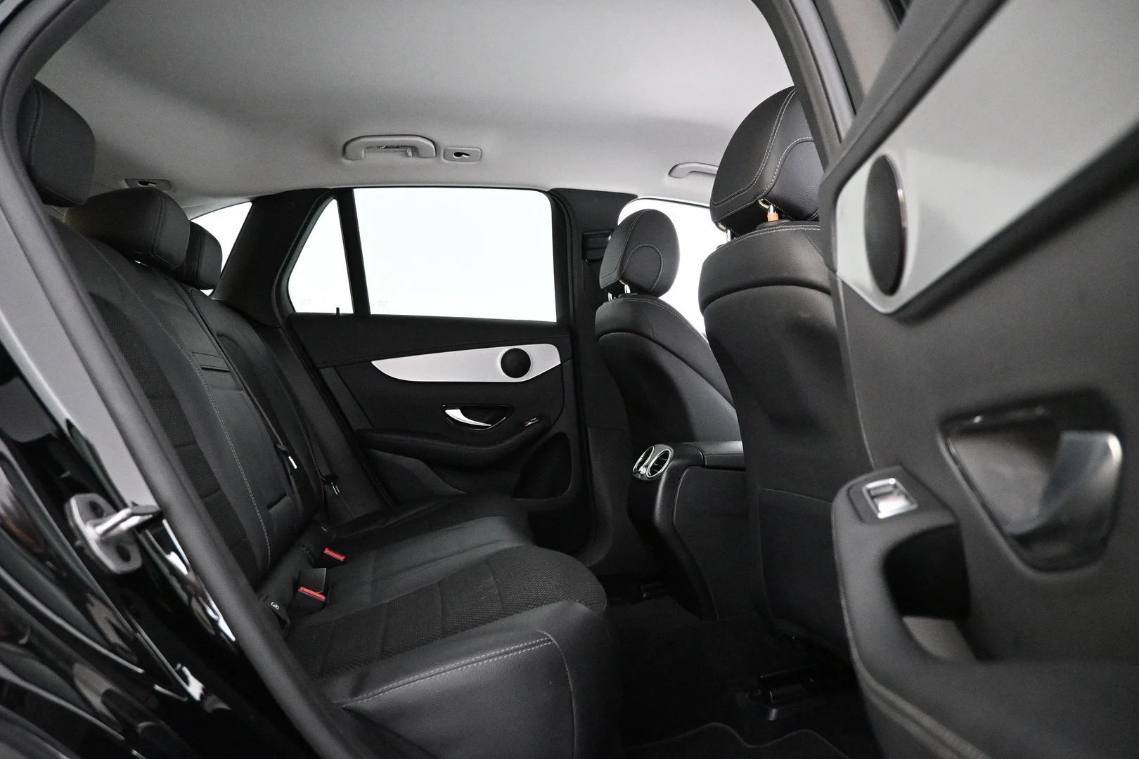 Car Image - M97VOQUMWiv1WsOnK9YmP