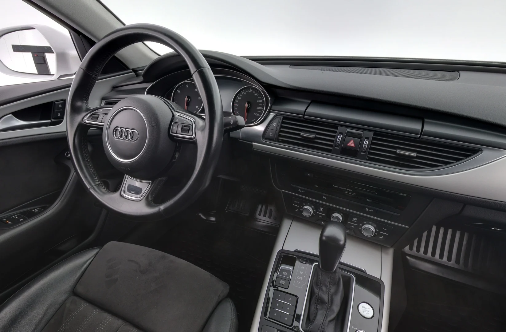 Car Image - 2M6WbS5v0Yo7MAR2w8GTmG