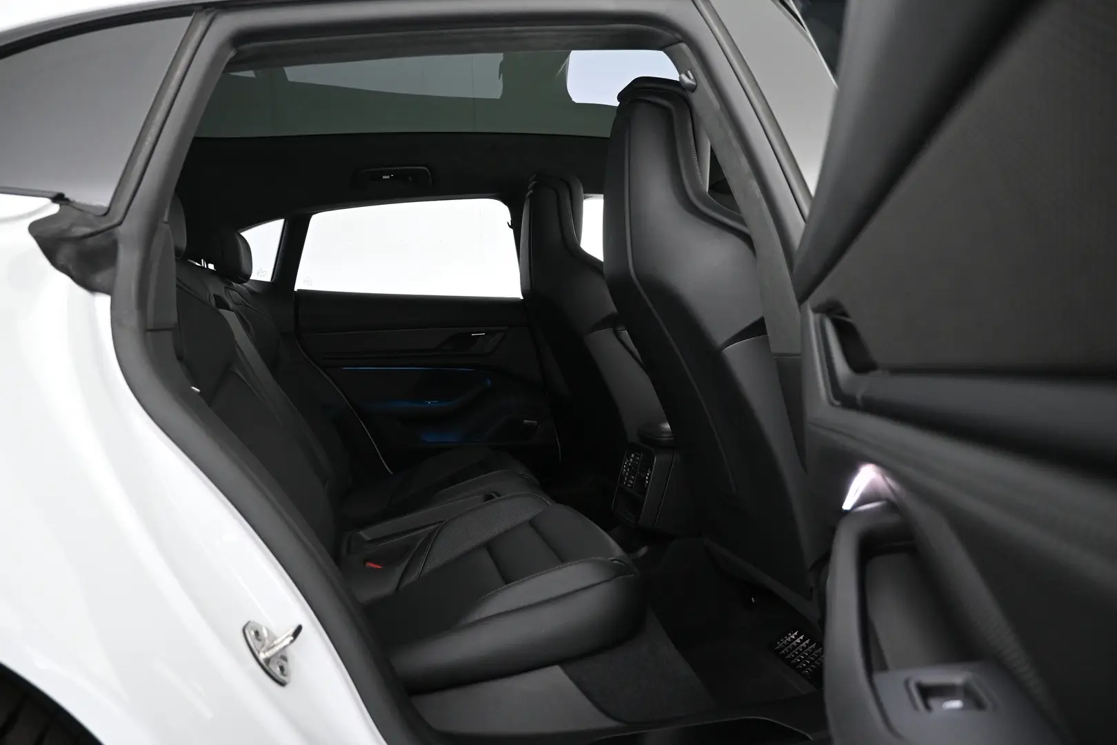 Car Image - 2HyFVCVcqScRHj39CS25d1