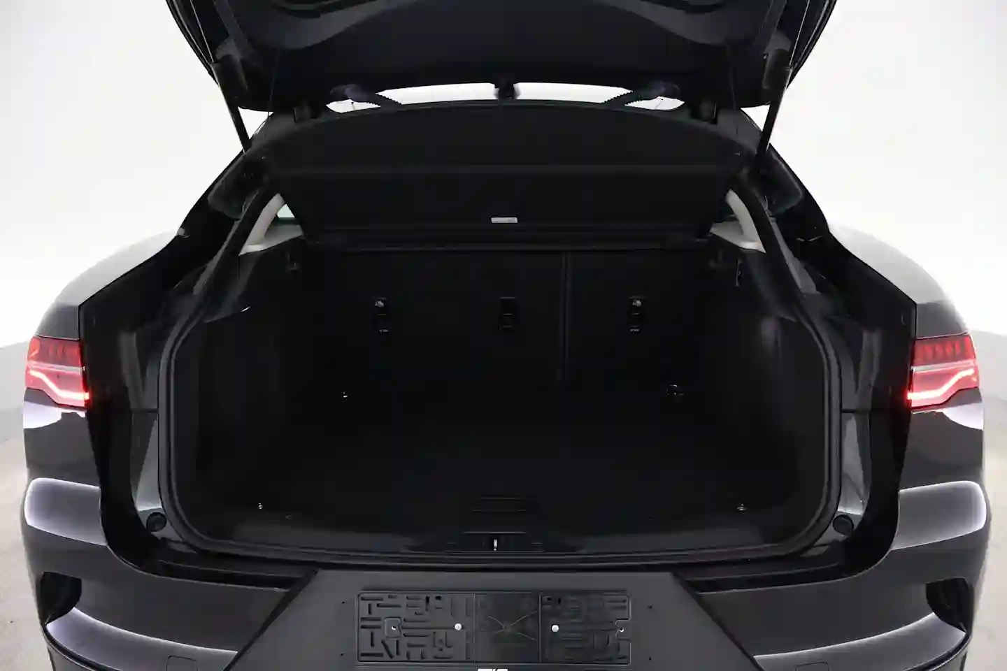 Car Image - 2hAHKai5phMy5BXOi1t521
