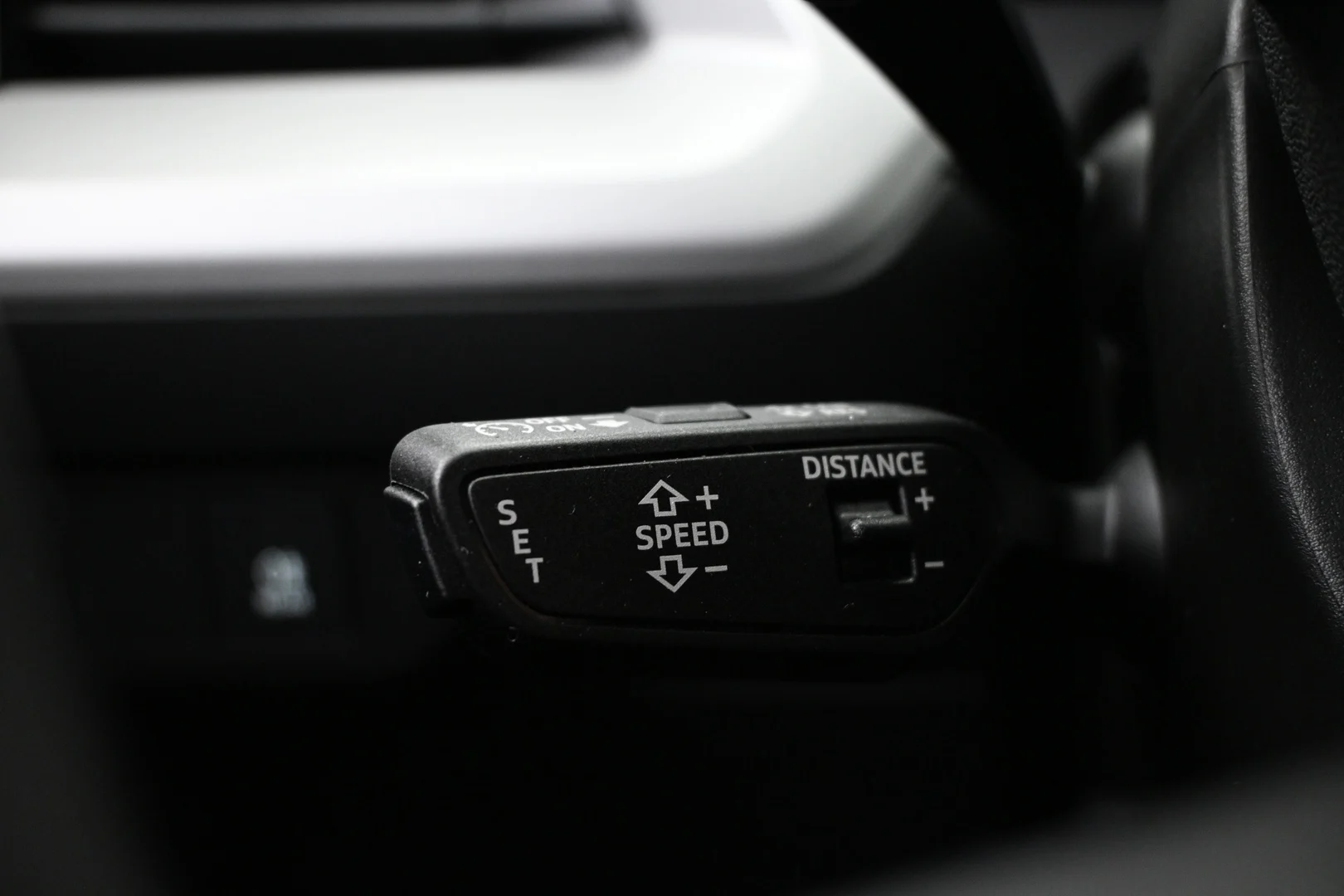 Car Image - 2Nv4tag3q4FU0wTNEM4YZb