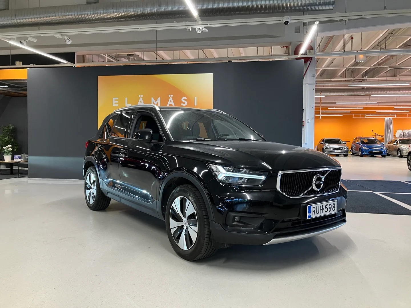 Car Image - bKW2yekrLAqCWqtBVZbd8