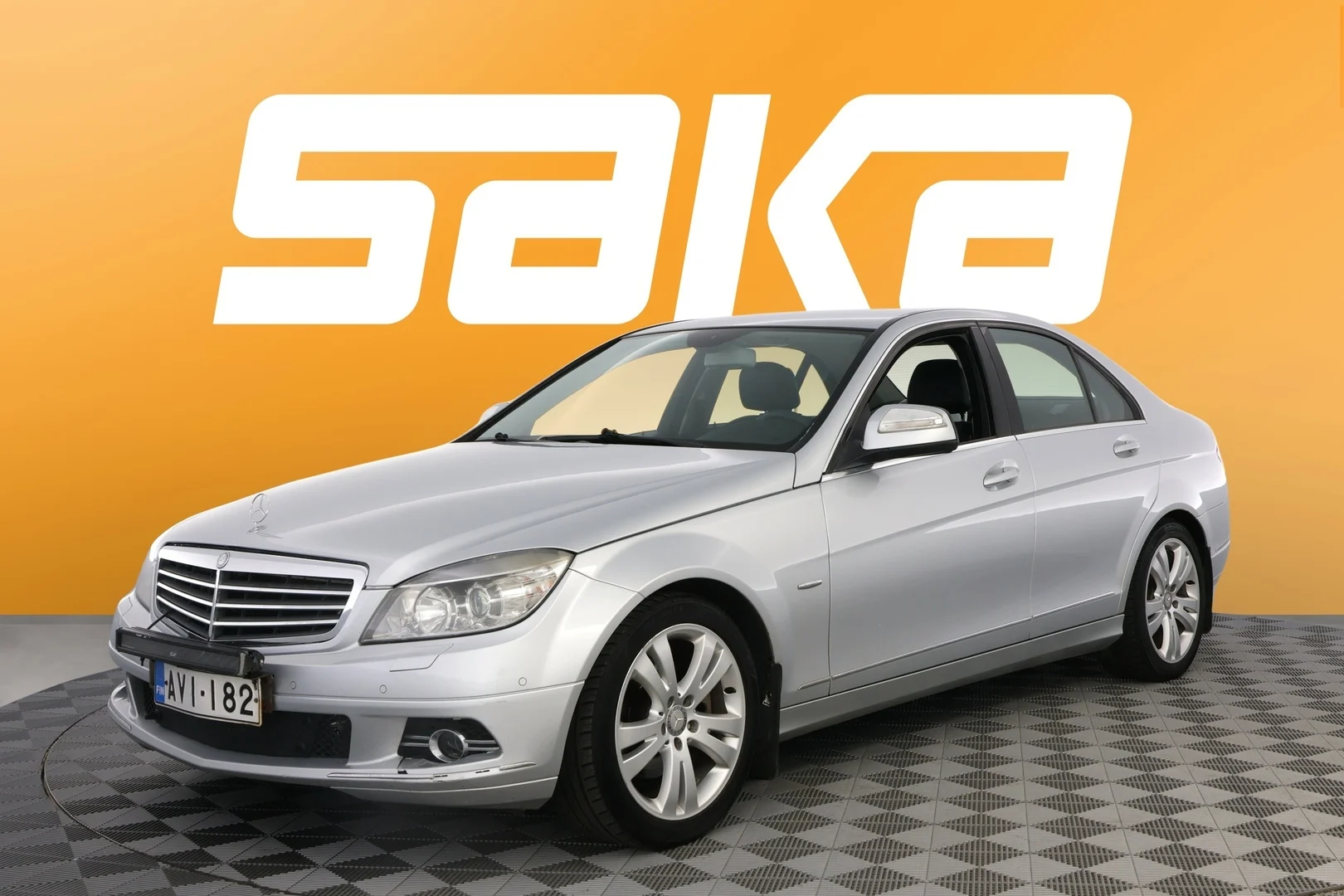 Car Image - 4xt4G8D4XuUn4updLh7IFI