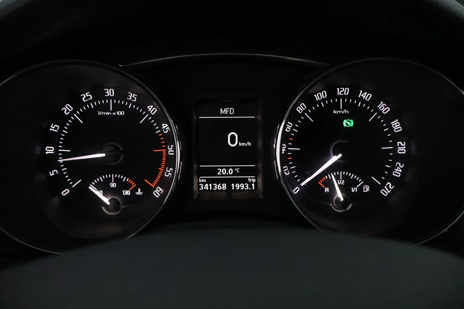 Car Image - 3I5gdL4Eq1CRyXhj6snyIv