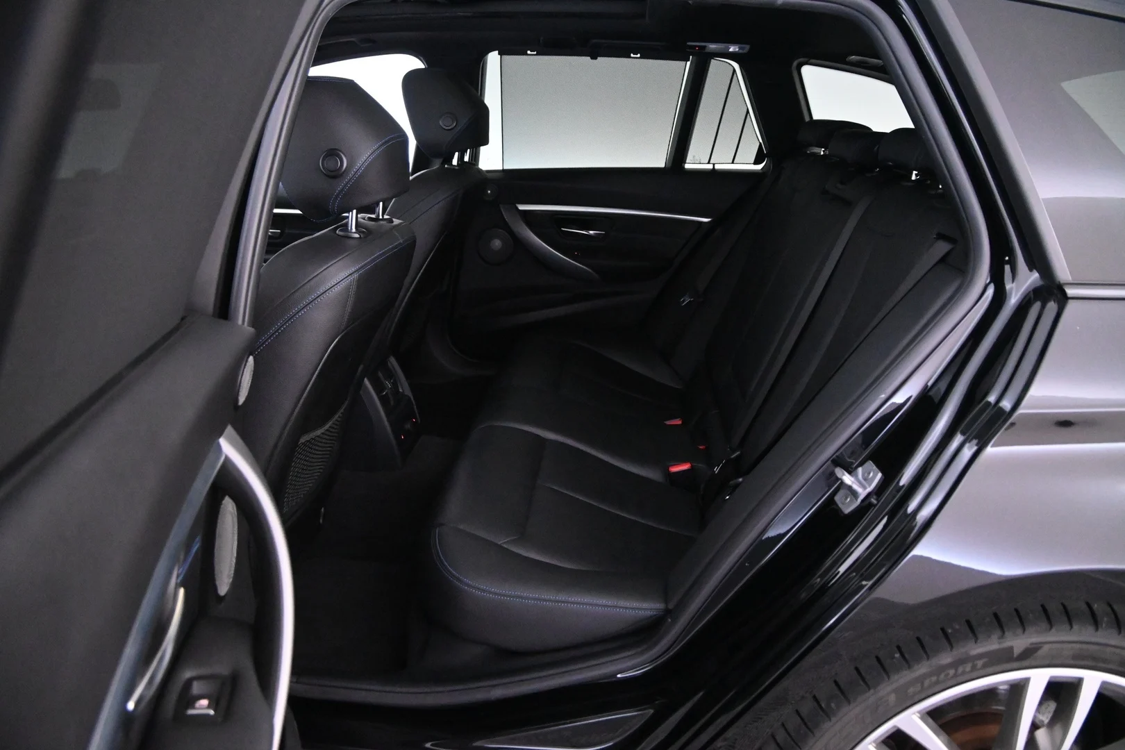 Car Image - TjogiwtxVqiDgR3Yuo0v5