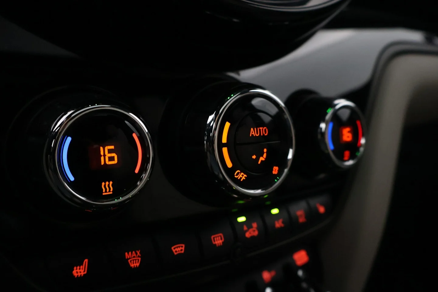 Car Image - 6da26LLYS5MV2oKUA1M9aV