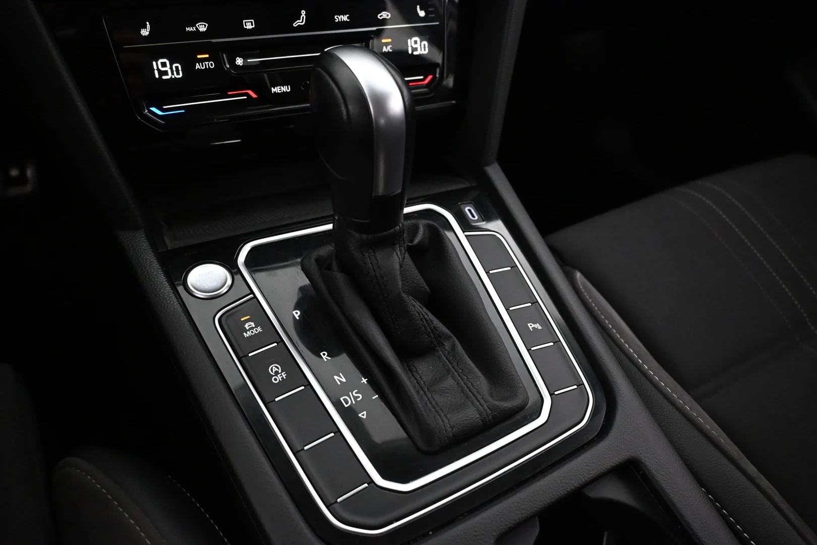 Car Image - 6z2dmXcwJ9YeGgDZWDyoEM
