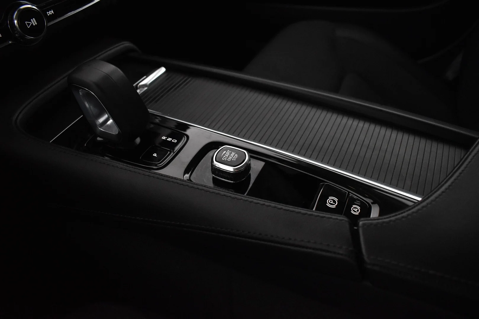 Car Image - 6u7YW7F7AKDccFvGToh7SG