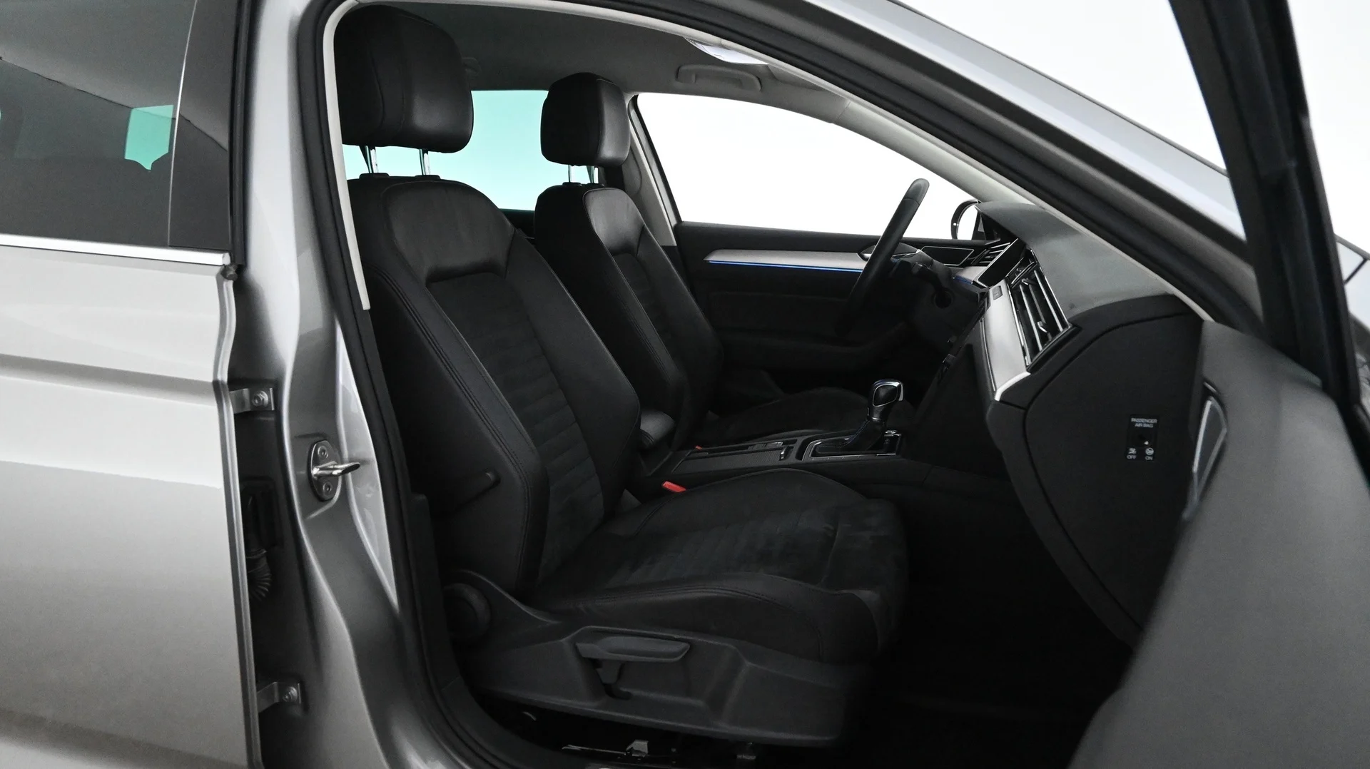 Car Image - 2dHK4f4dJsyOhgE5VV2QF0