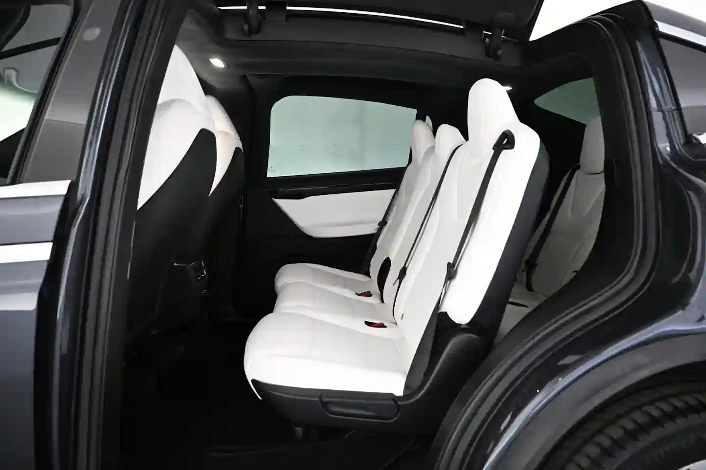 Car Image - 6wgkmkXncPQ3AyYF47vQZf