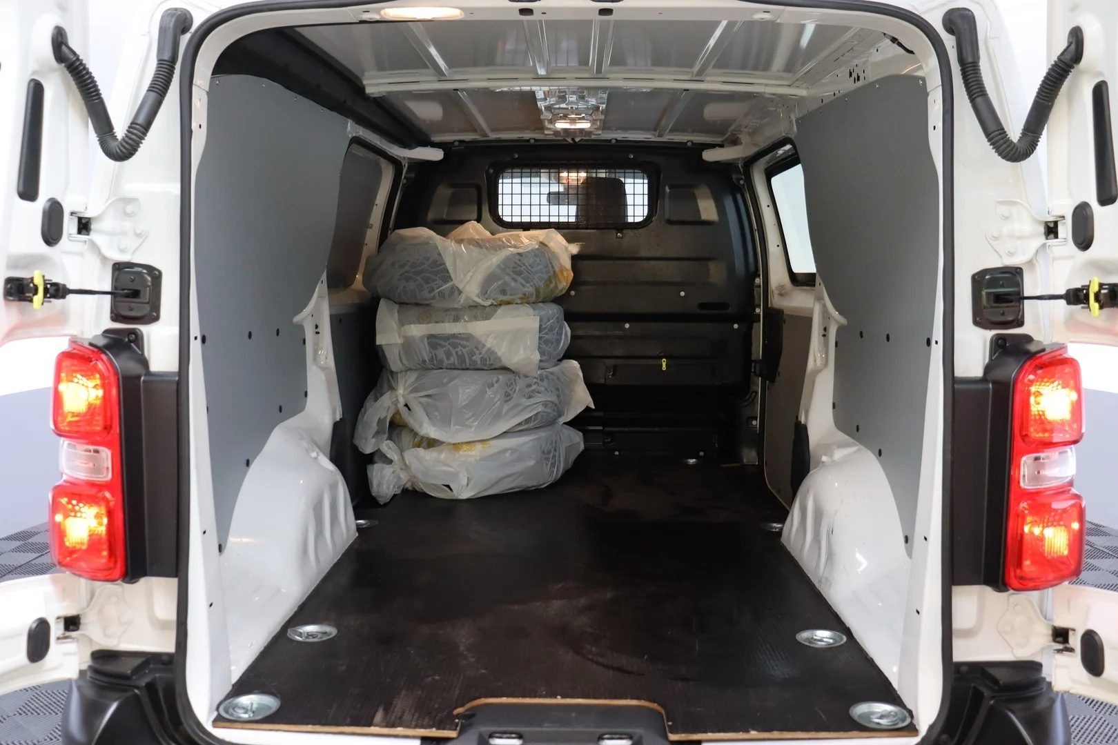Car Image - 50uVZ5VgB2gHNss1X2Wfna