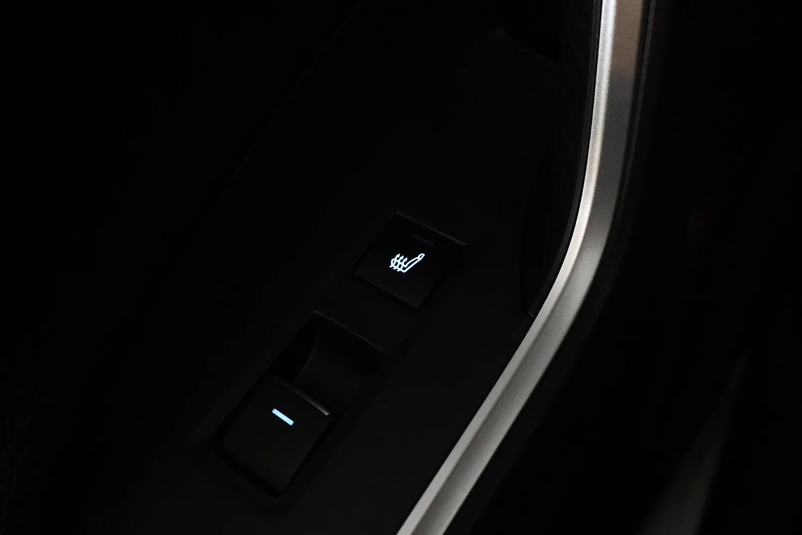 Car Image - 1ozj4ATg4jJf6BDxFAYGkY