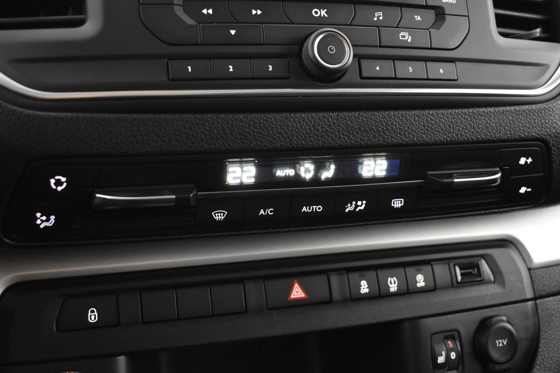 Car Image - 5oGDcLyDGF8YoVEt0VJ5oy