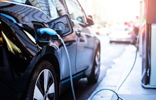 Saka seitsenkertaisti sähköautojen myynnin ja teki histori..