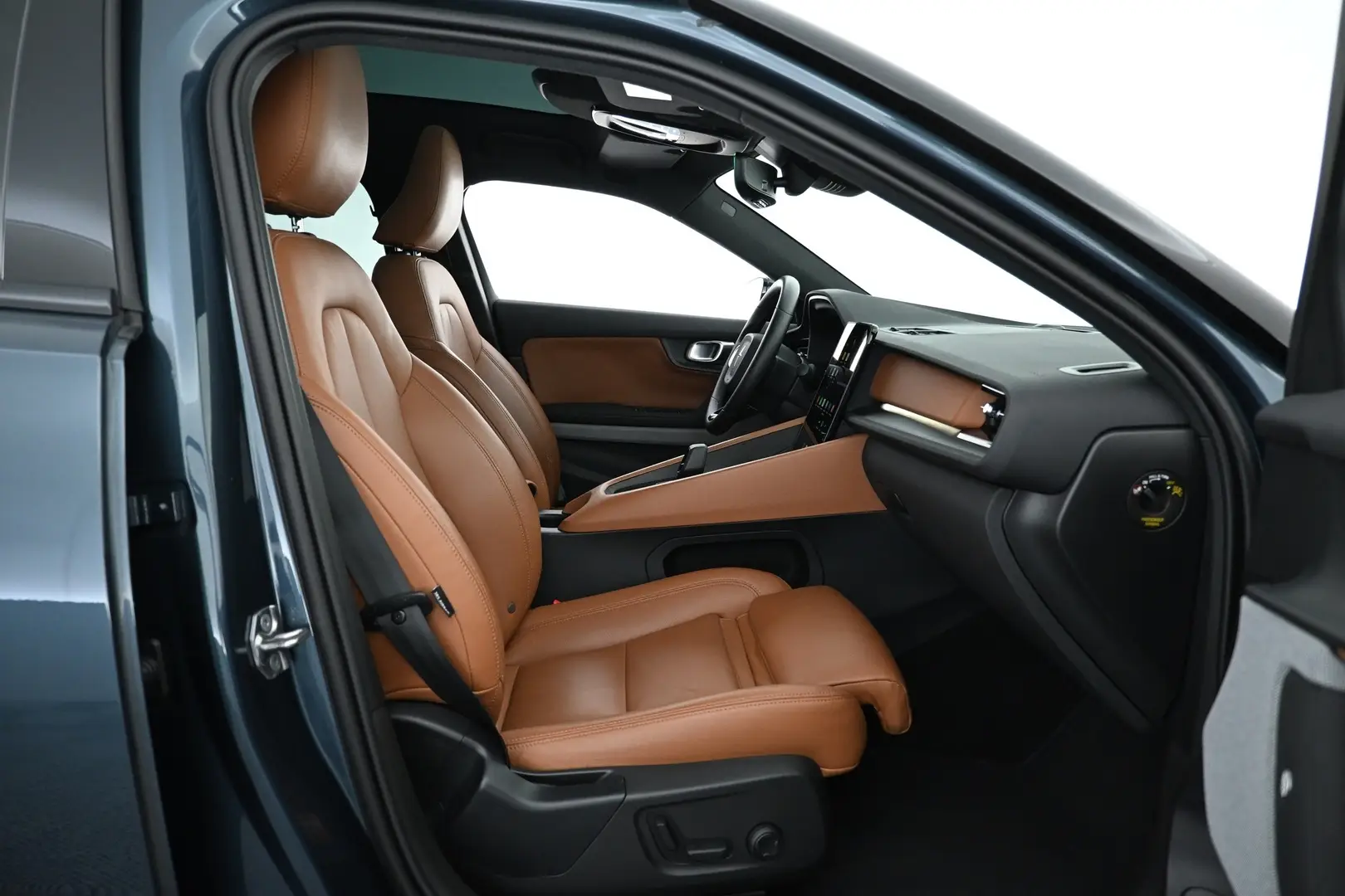 Car Image - 4HduEv3ukAXww3Qkd2JaaC