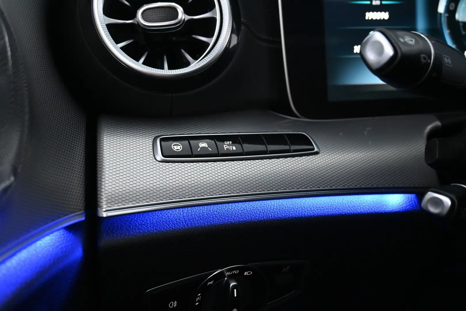 Car Image - 4N6BhU8ahzxI09MTIzBx4S
