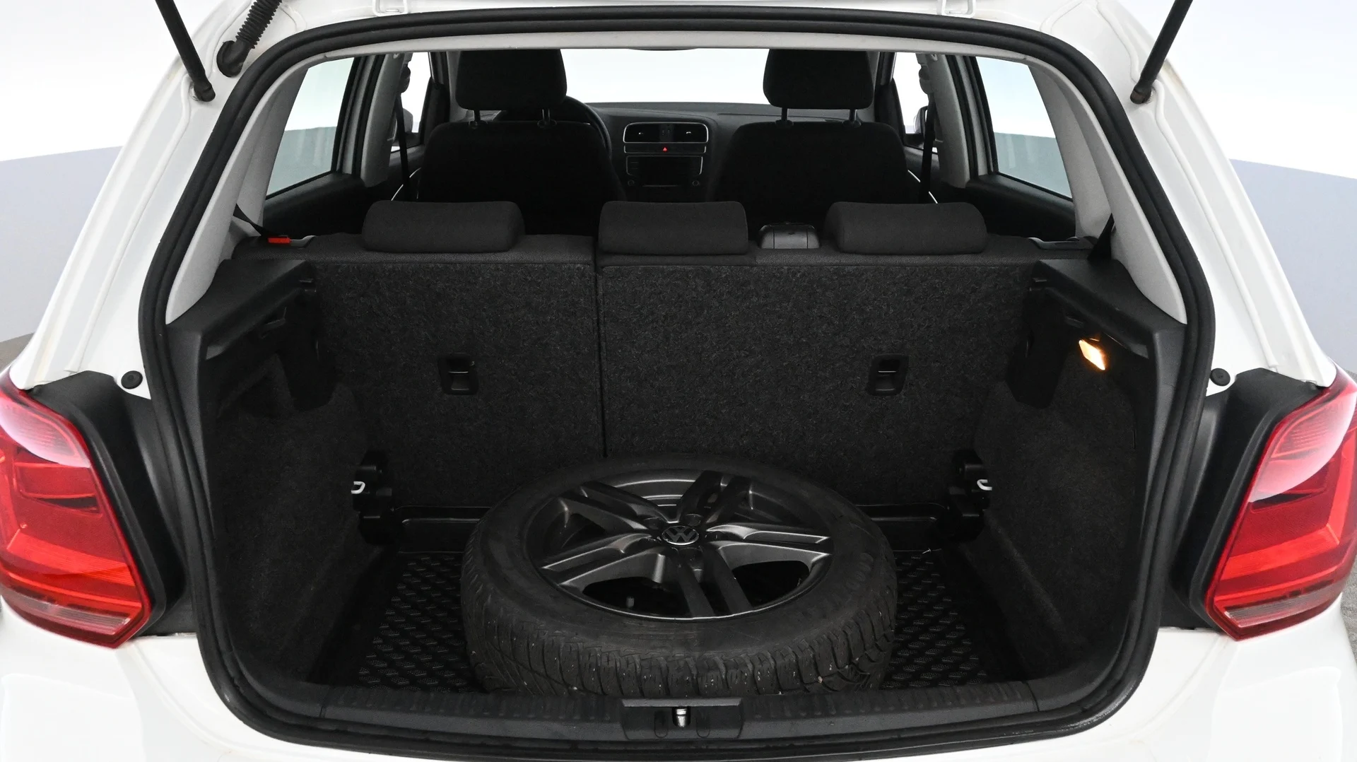 Car Image - MCLqa0VvSG8U7fUy9iqTf