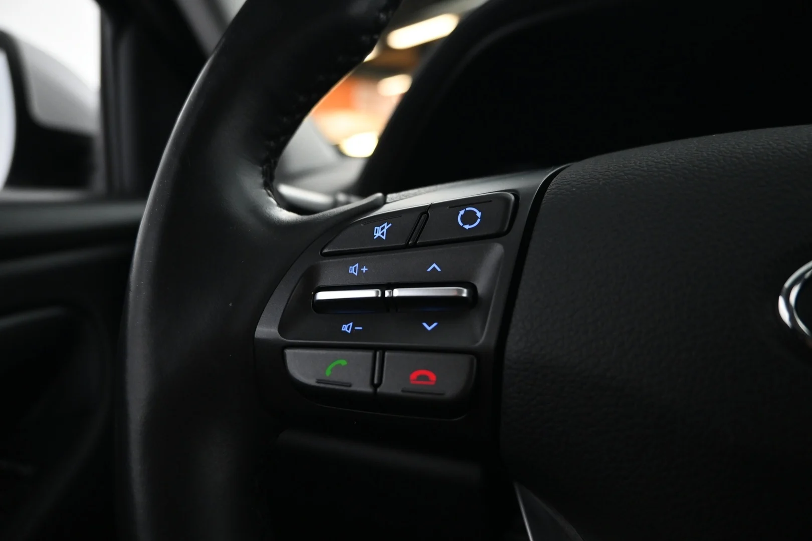Car Image - 7e8wiUeOeohBhJ3IYyITE