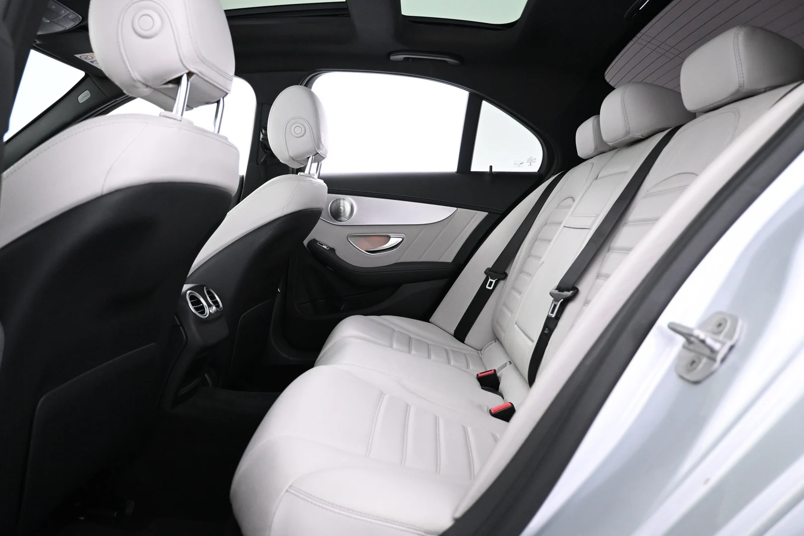 Car Image - 4p2JNSYmC5nopIULj7WLo7