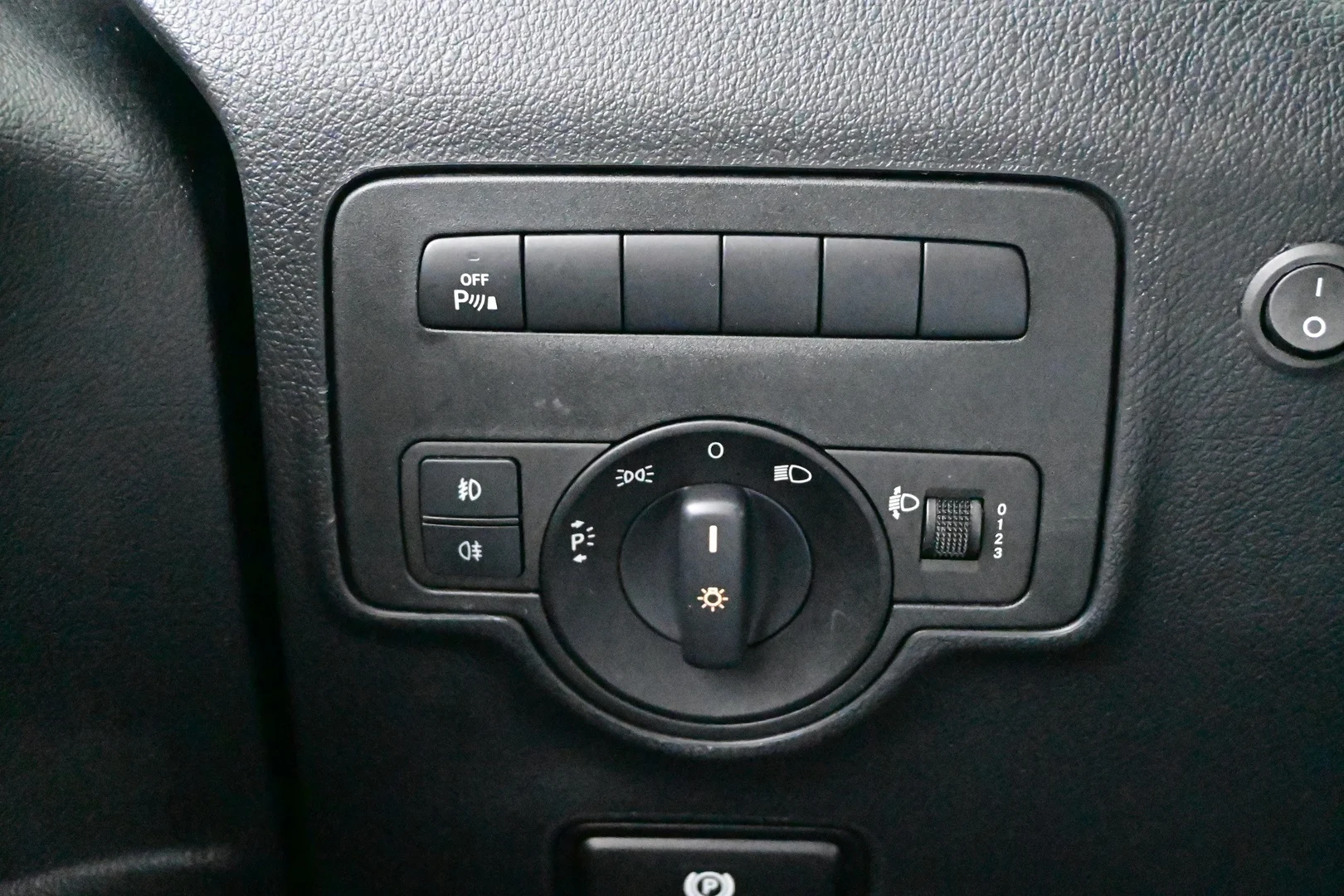 Car Image - 5GOZ1D8bISGKbxFwkfJOn6