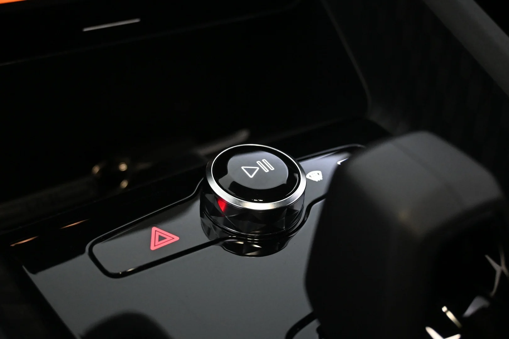 Car Image - 3OnZcBxmo0SqiV7BoXuAxw