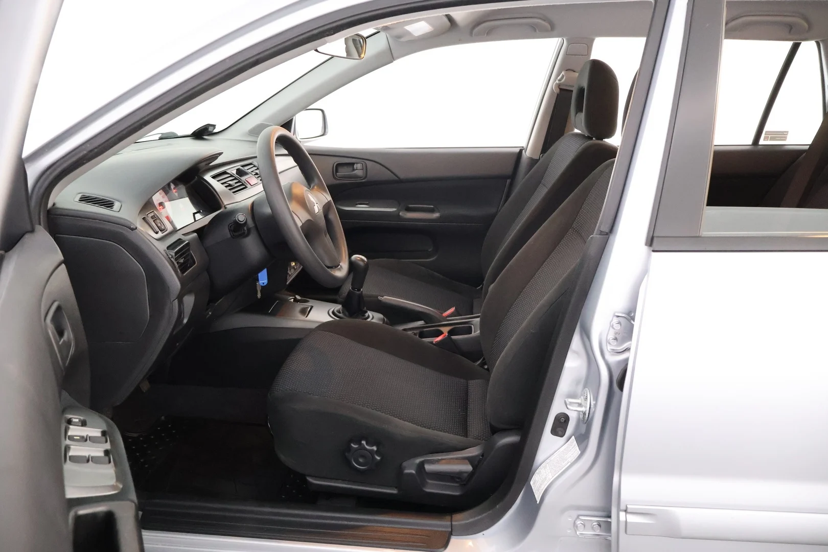 Car Image - 3Wj5YcMlRbOw6zXer1SSCd
