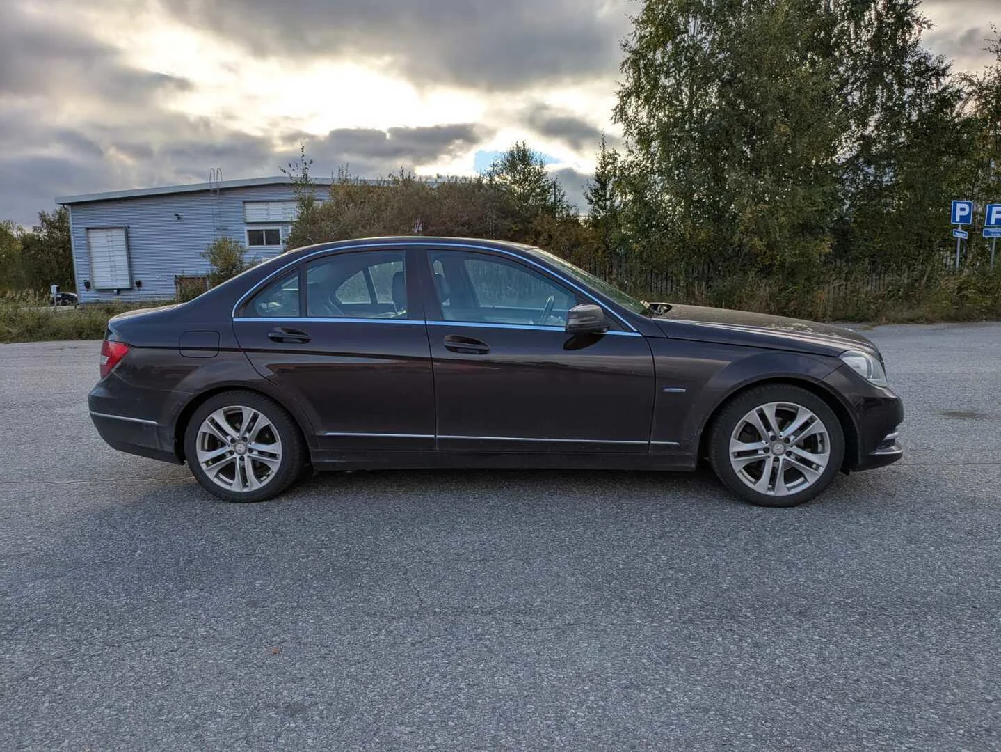 Car Image - 32t7fh7cy50VlrdnC9UBsr