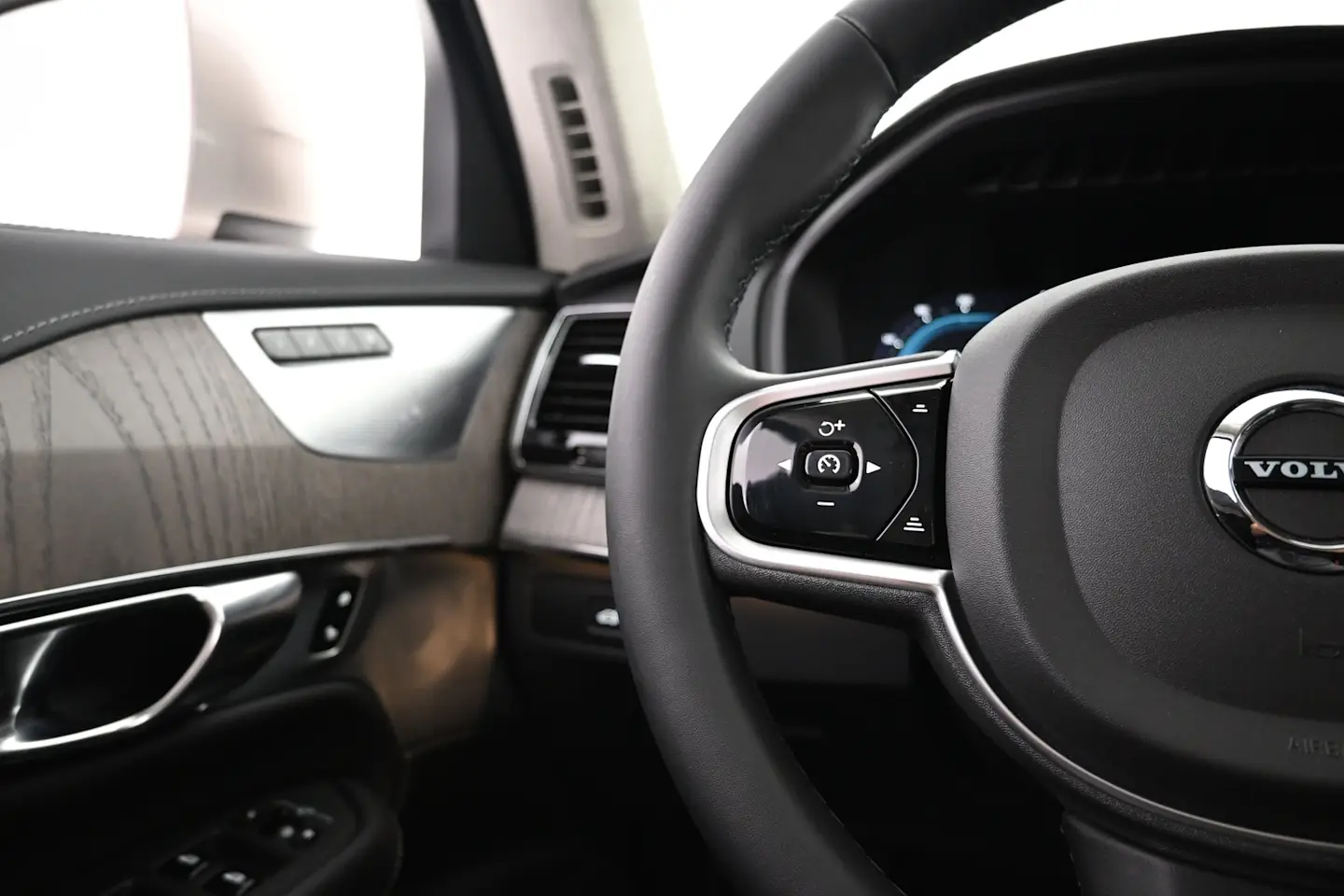 Car Image - 5Hb0M8EjDE58k74dg5L7UN