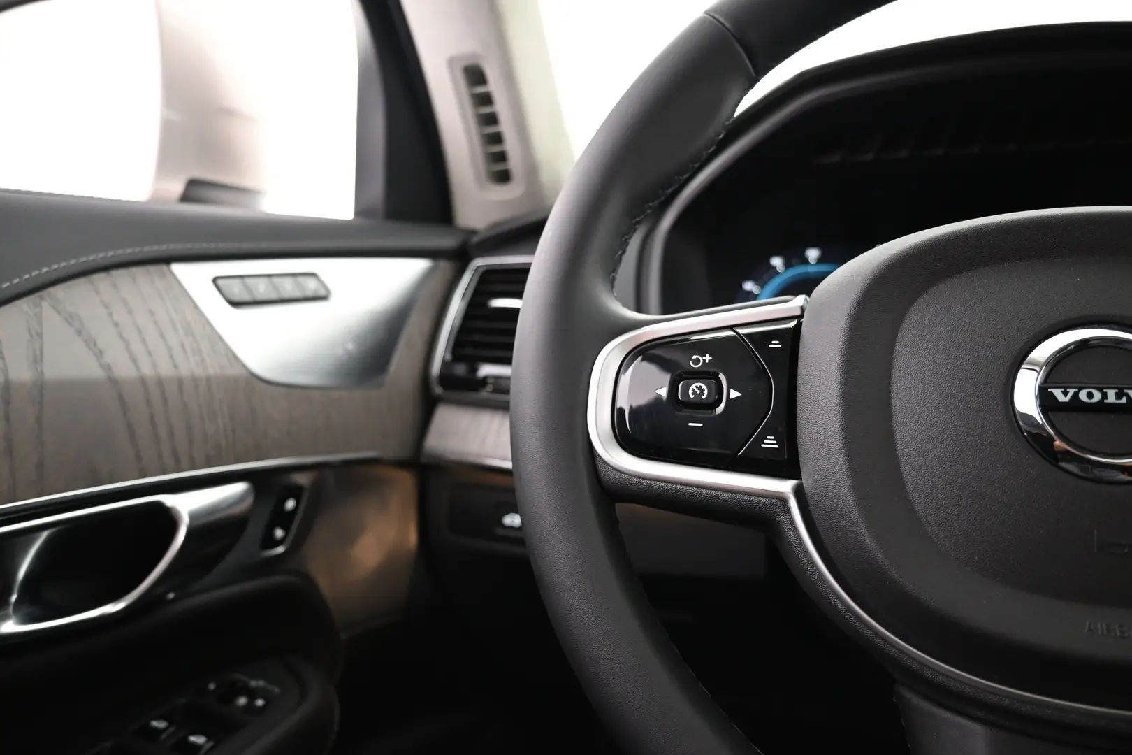 Car Image - 5Hb0M8EjDE58k74dg5L7UN