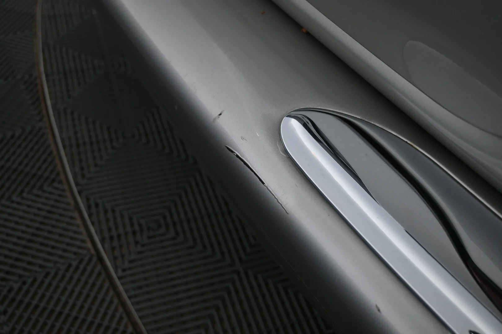 Car Image - FwyJT6Ga9AAlmVO8qm1Q8