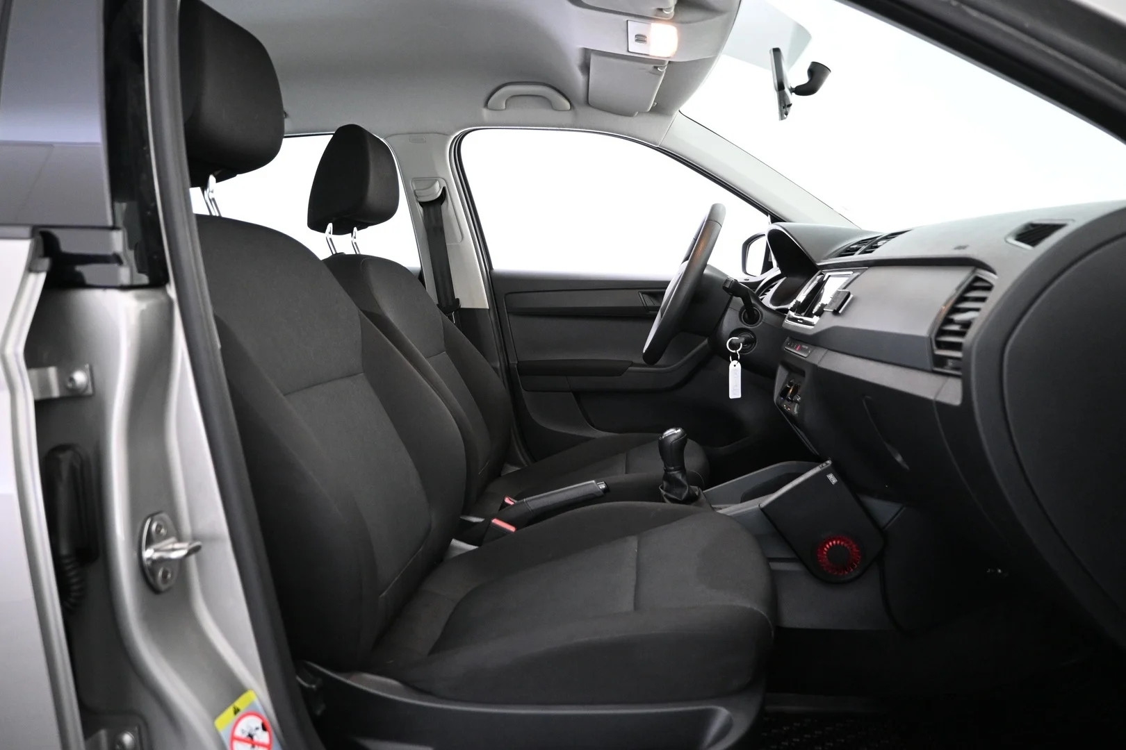 Car Image - 6vws8ebQdnnCQNFDT2CYXd