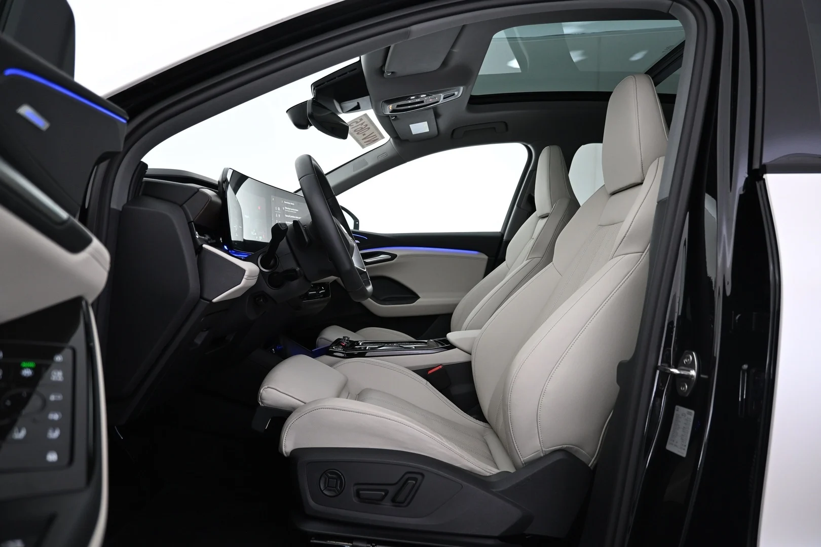 Car Image - 7tBBUwKivIf4IezHaaaMEg