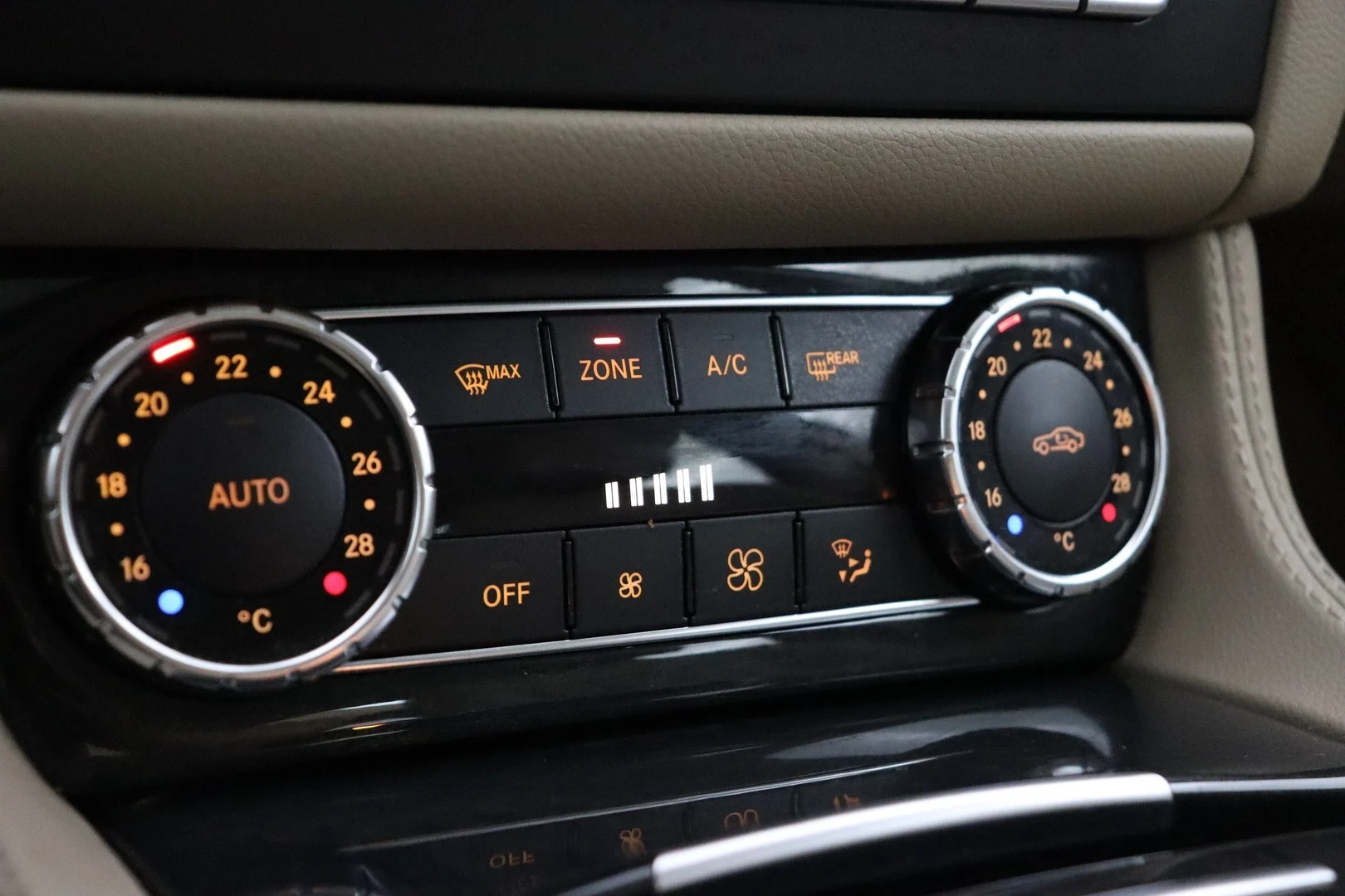 Car Image - 2I2Nt33BPcqbxqbzT6GrbG