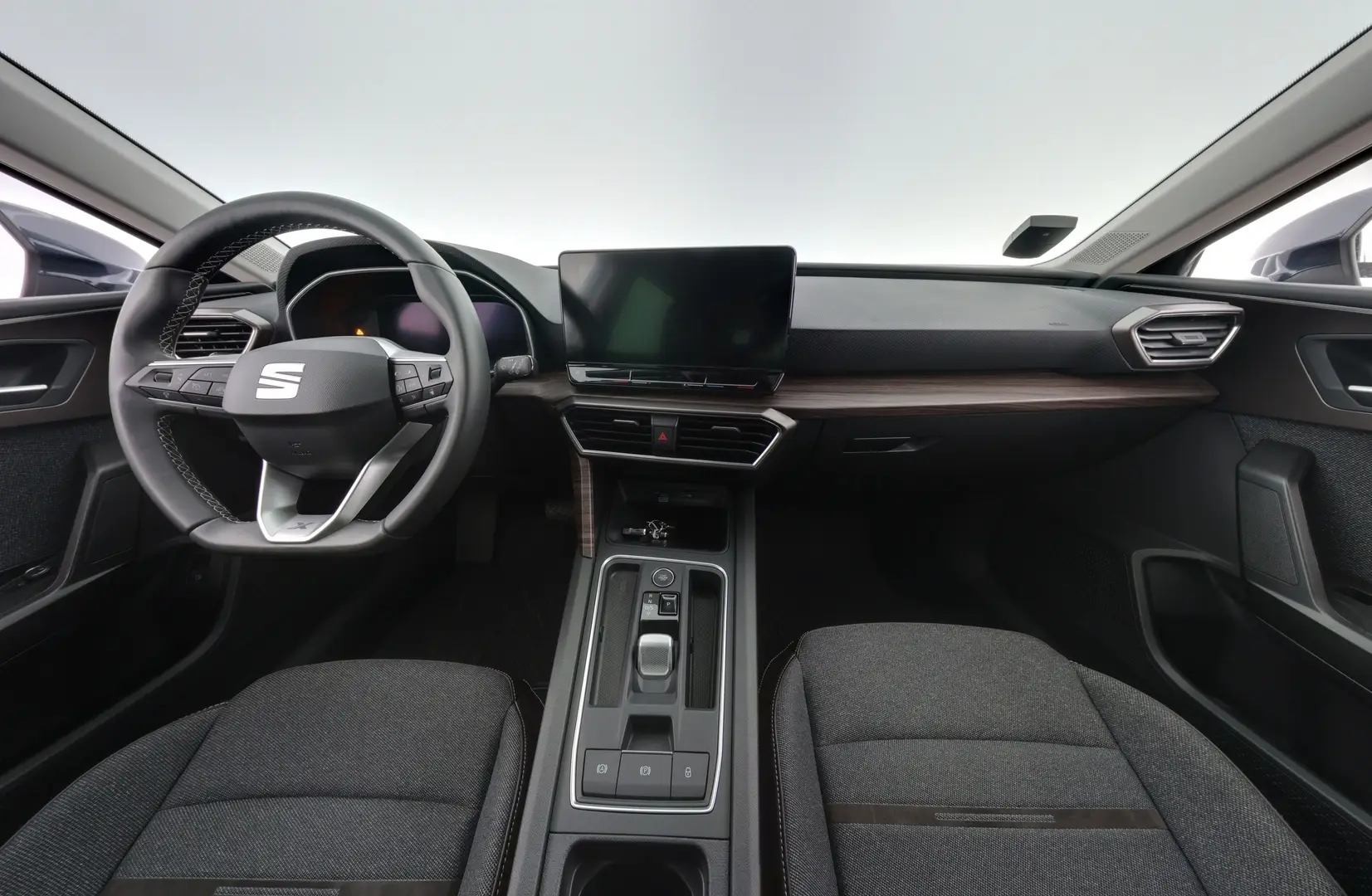 Car Image - IH8V3TXOStIvRNb2Syad6