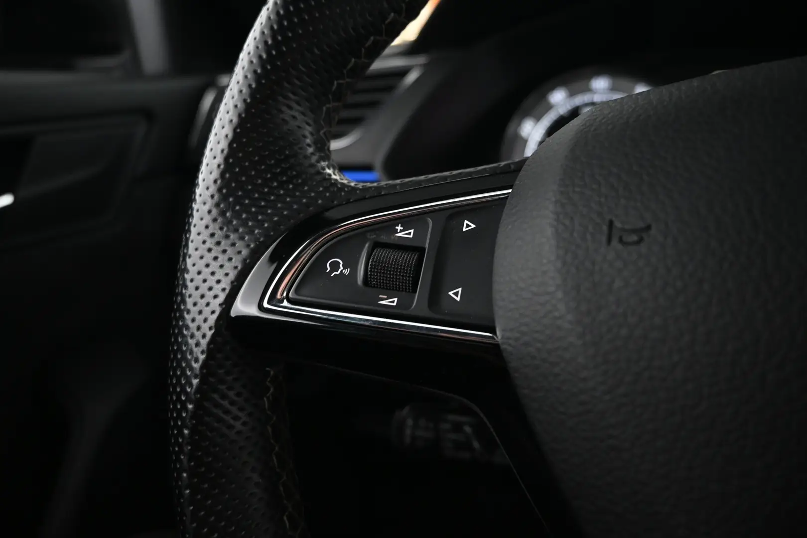 Car Image - 7l7xQnrKvtWh5xEZfl6AOg